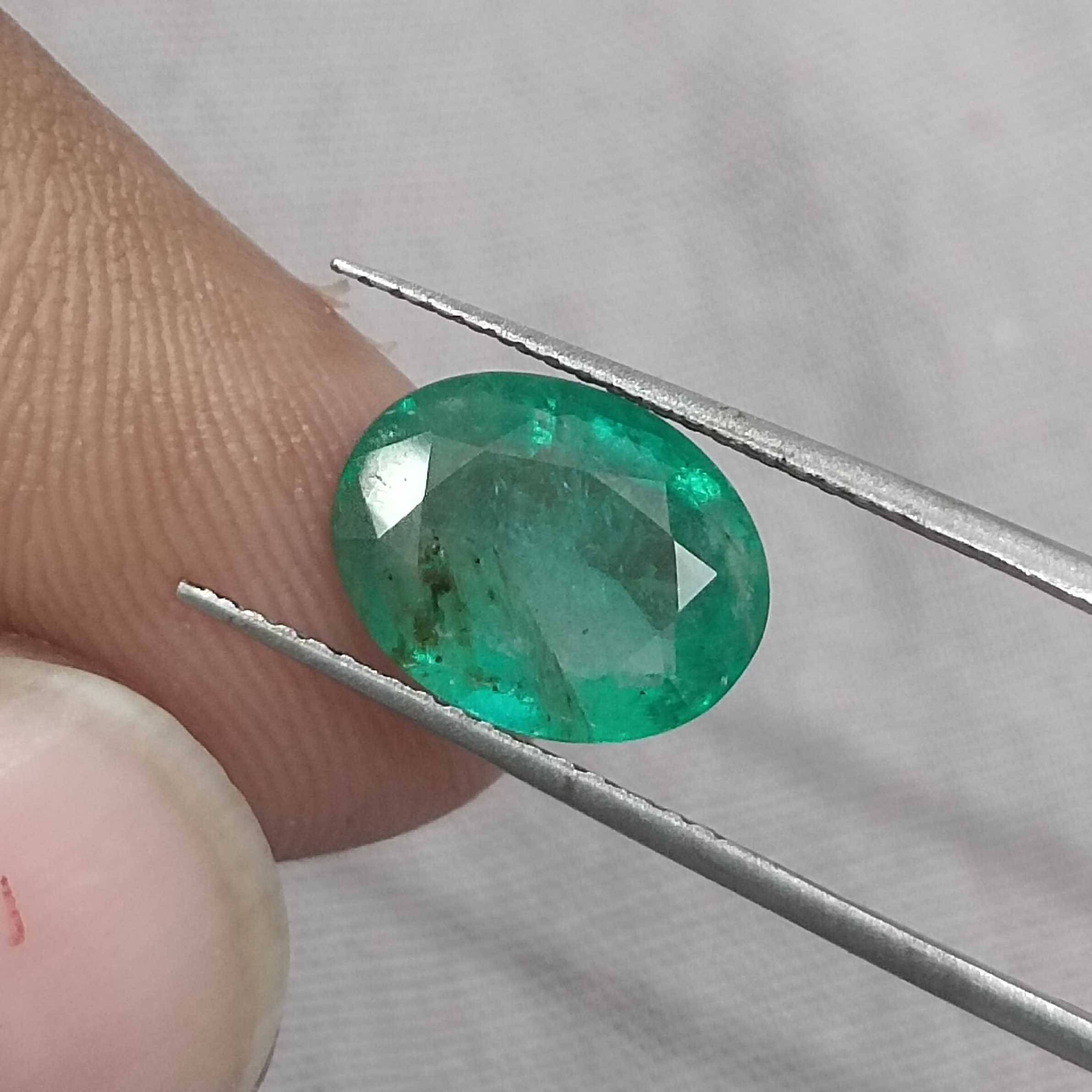 2.72ct GSI certified mint leaf green oval cut emerald gemstone /