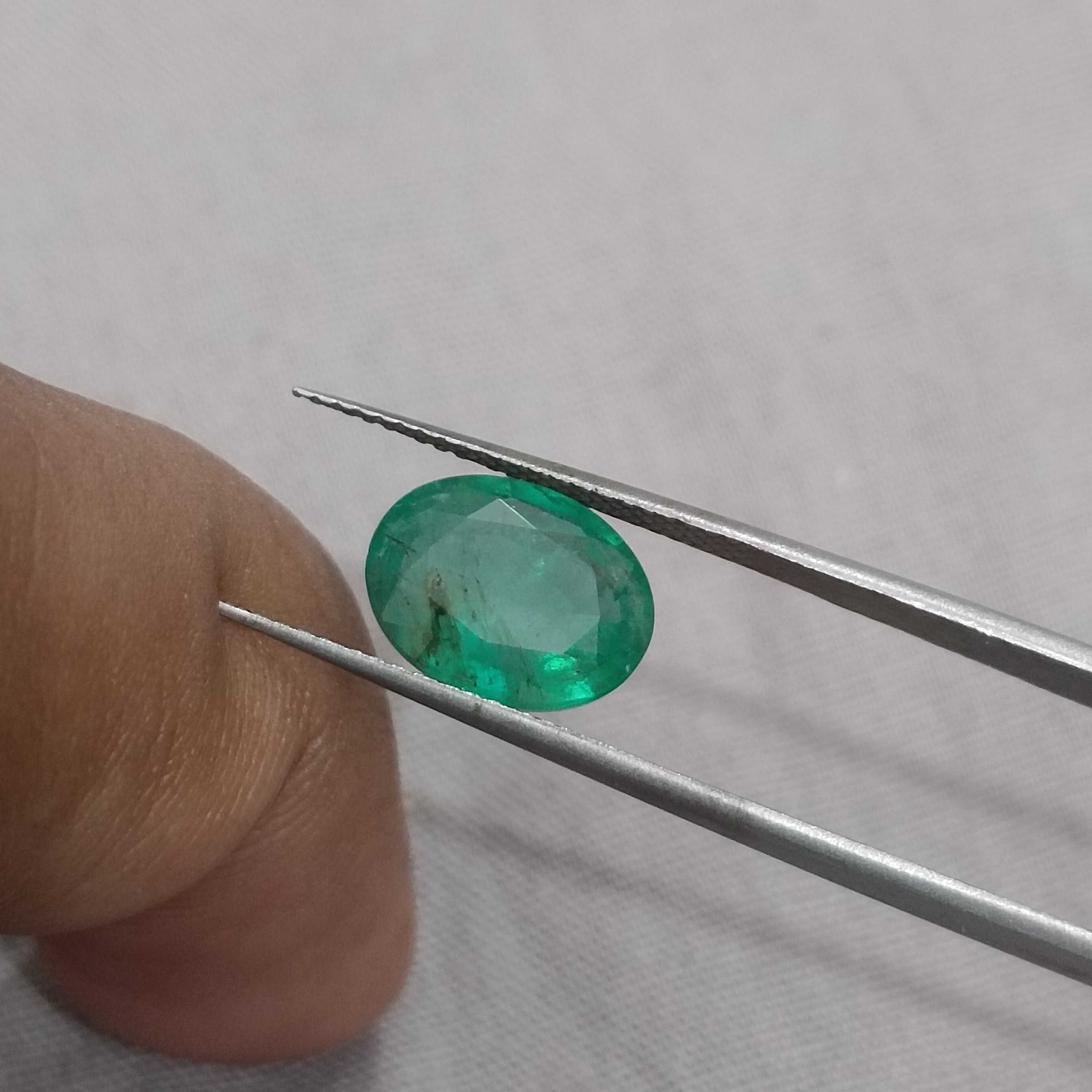 2.72ct GSI certified mint leaf green oval cut emerald gemstone 