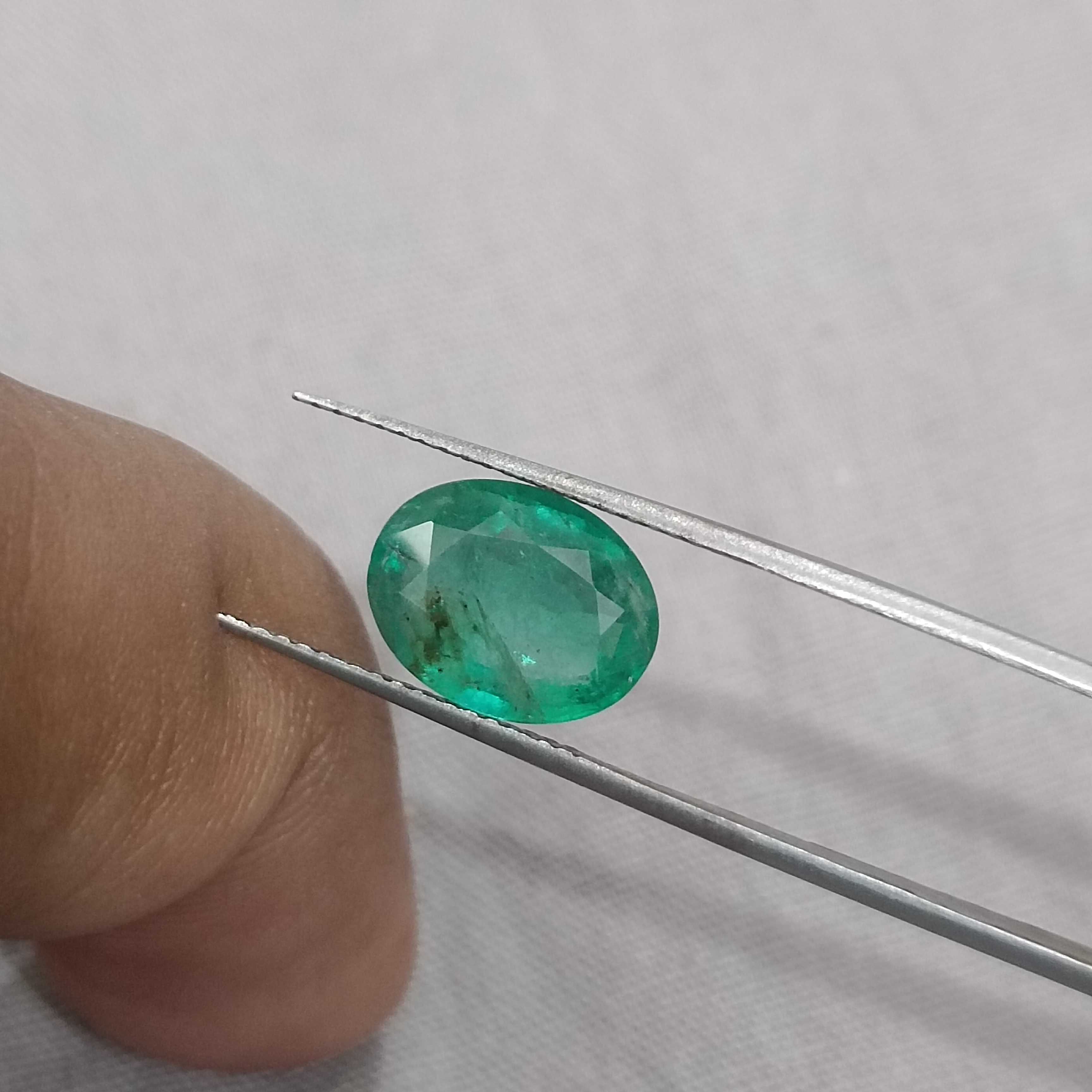 2.72ct GSI certified mint leaf green oval cut emerald gemstone 