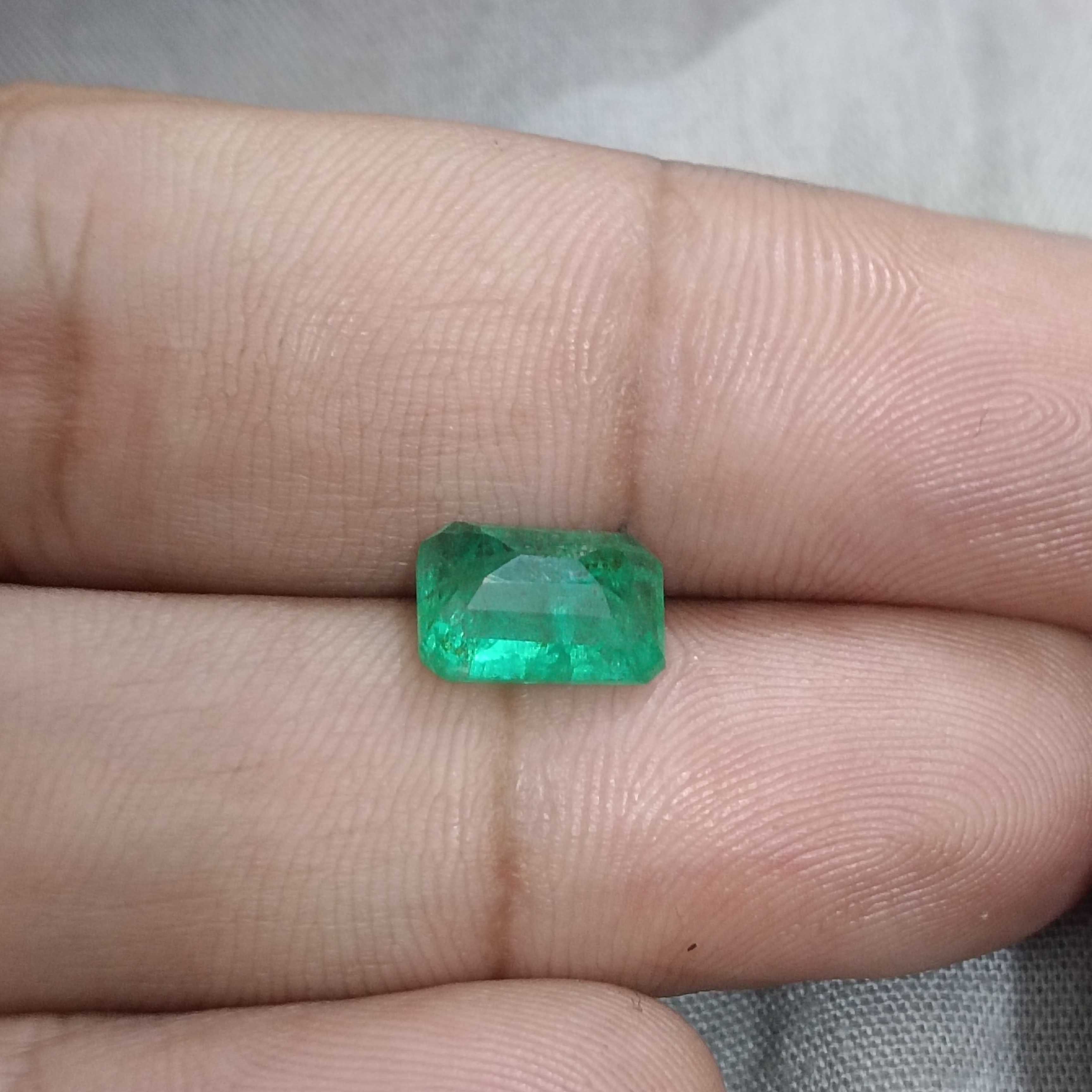 2.58ct GSI certified spring green octagon cut Panjshir emerald gemstone 