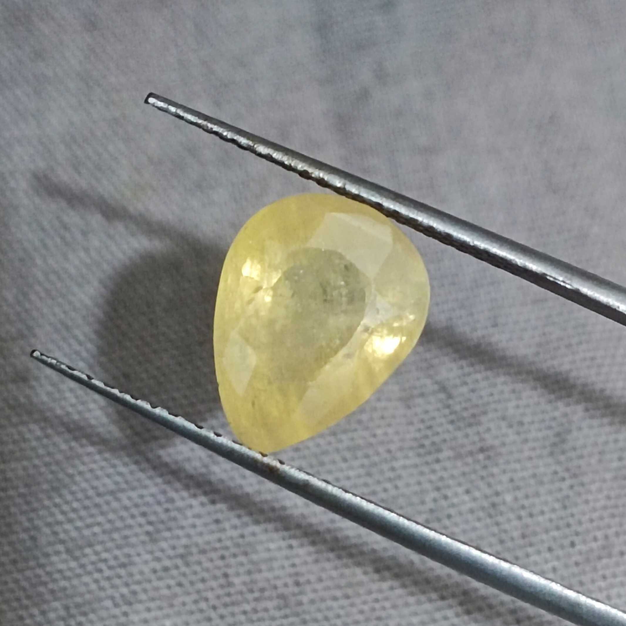 4.35ct GSI certified pear shape unheated yellow sapphire gemstone /