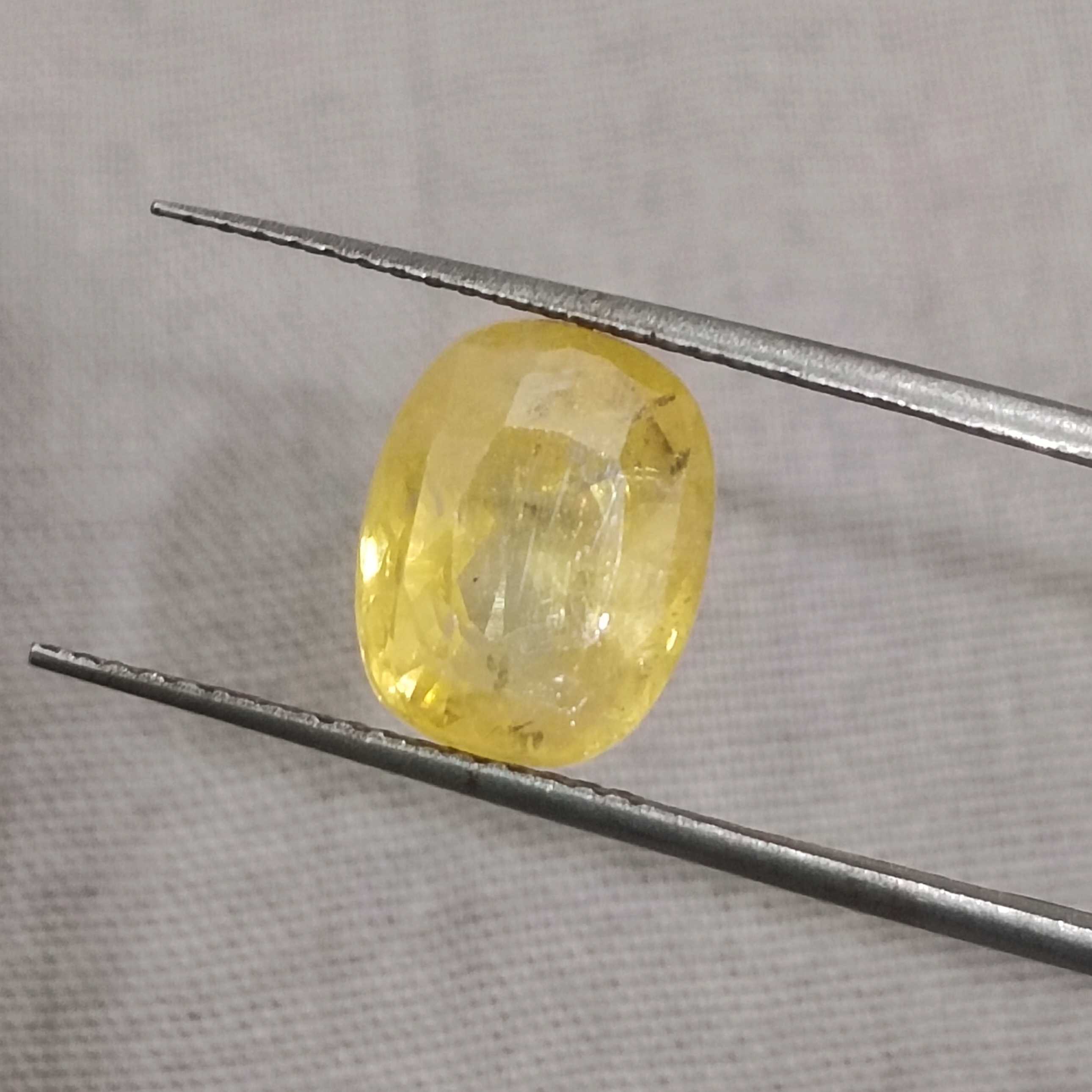 4.16ct AGR cushion cut unheated vivid yellow sapphire stone/