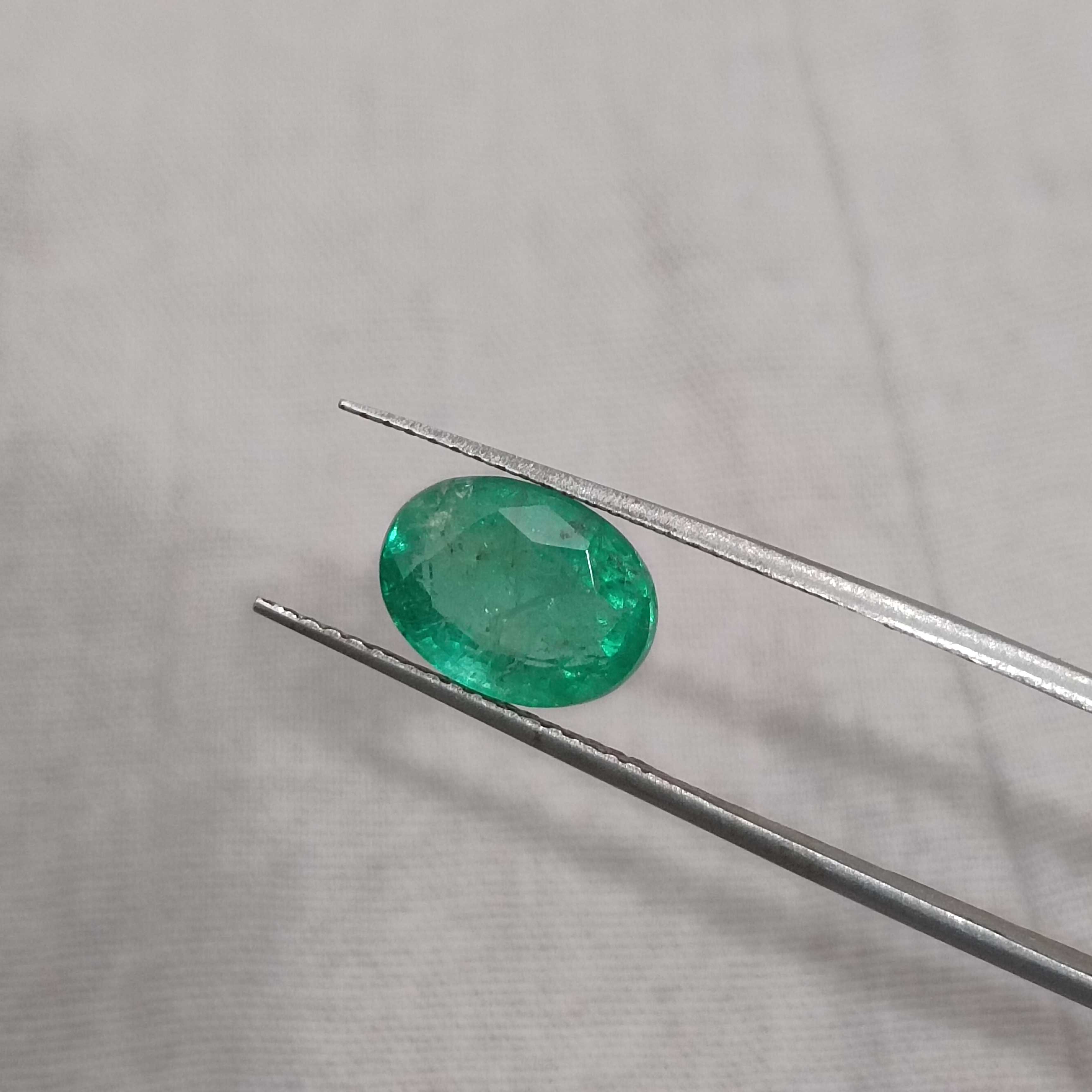 2.62ct GSI leaf green oval cut emerald gemstone 