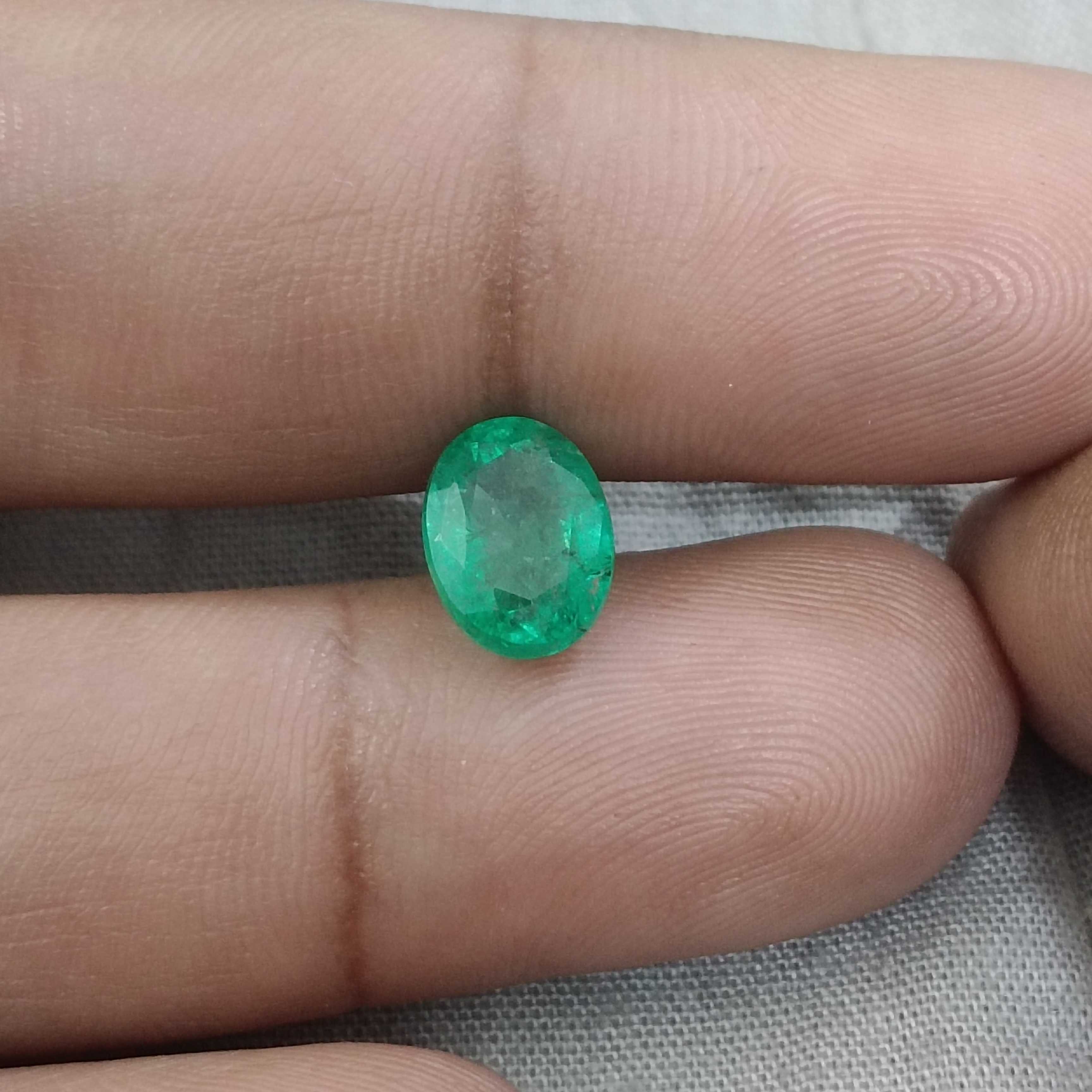 2.62ct GSI leaf green oval cut emerald gemstone 