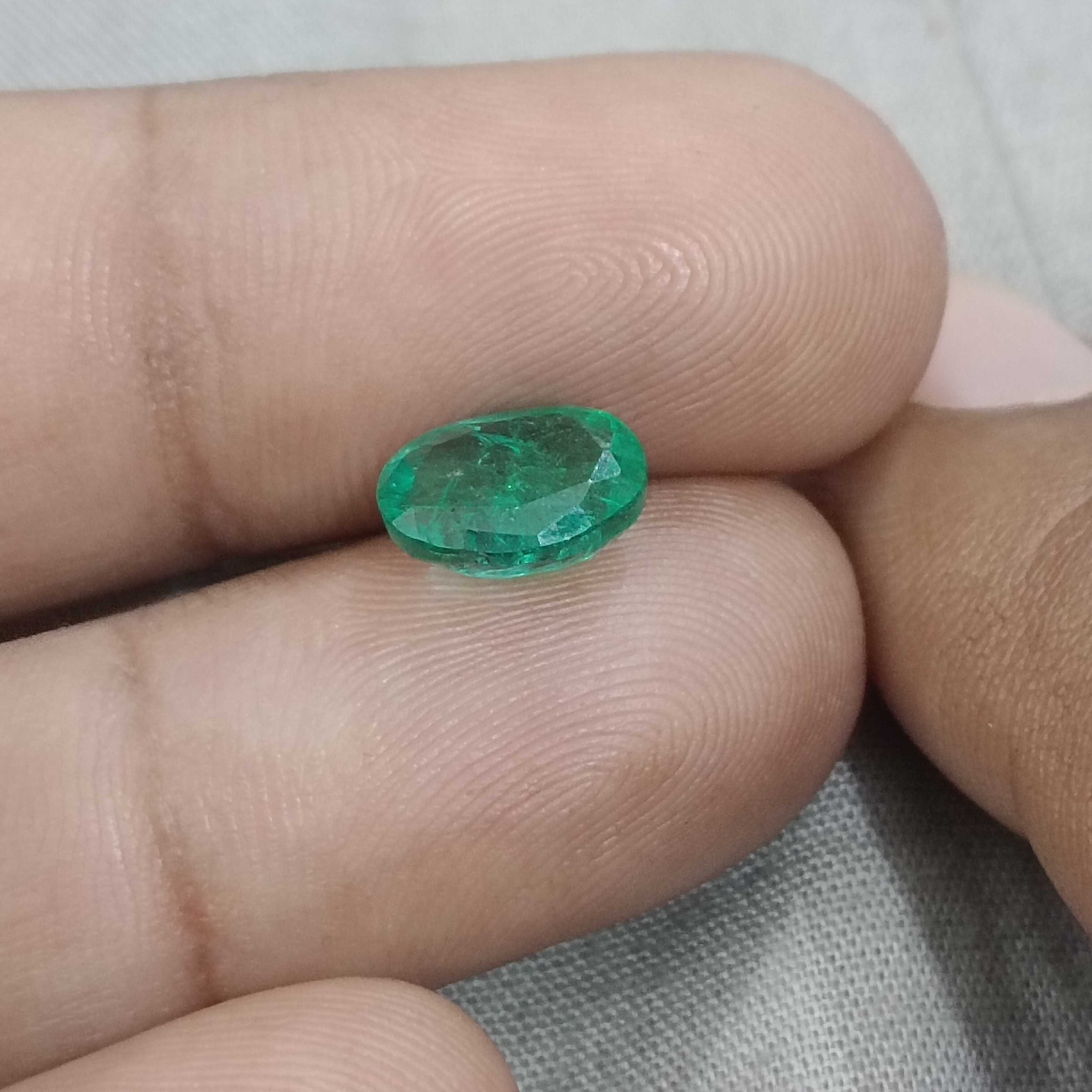 2.28ct GSI certified spring green oval cut Swat emerald gemstone 