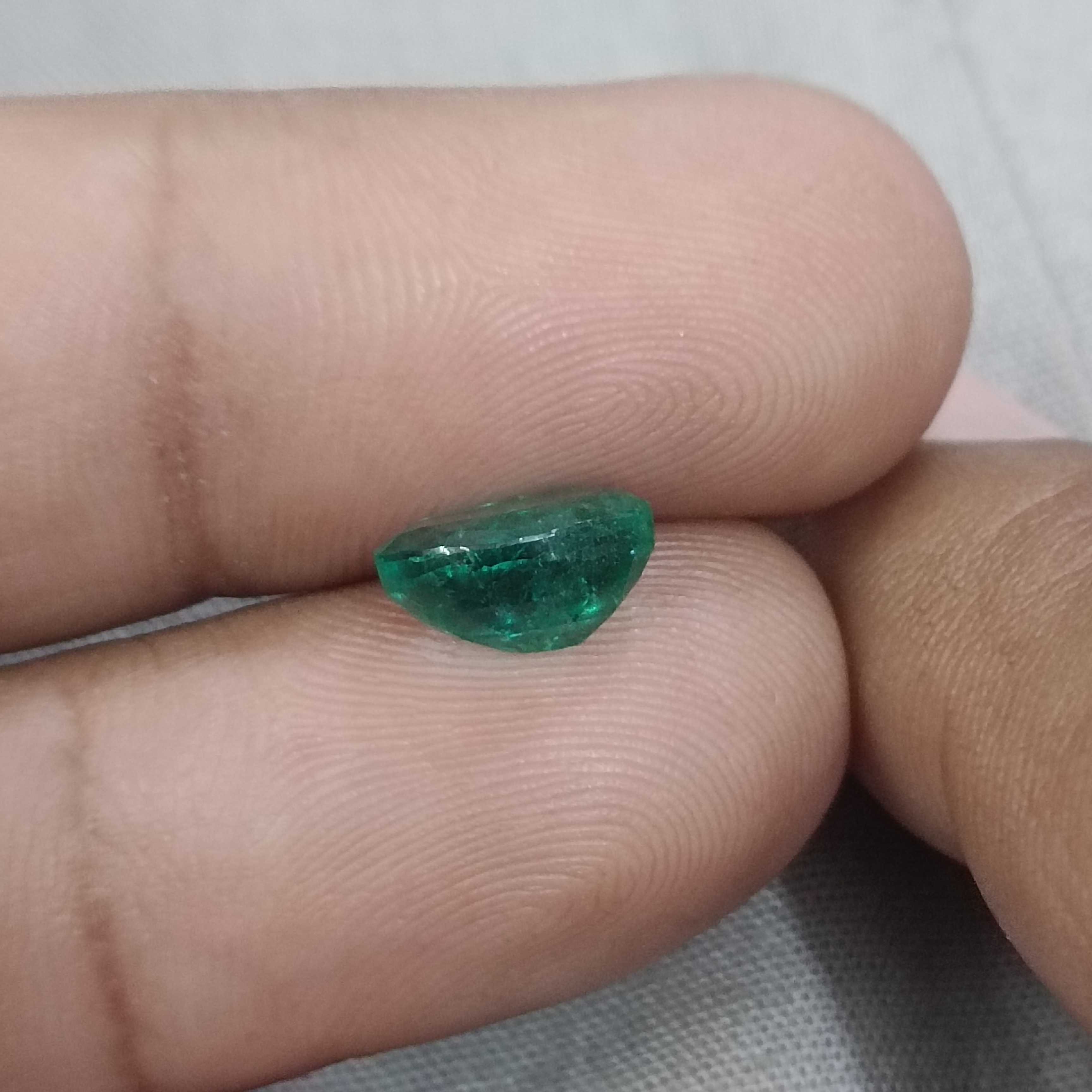 2.28ct GSI certified spring green oval cut Swat emerald gemstone 