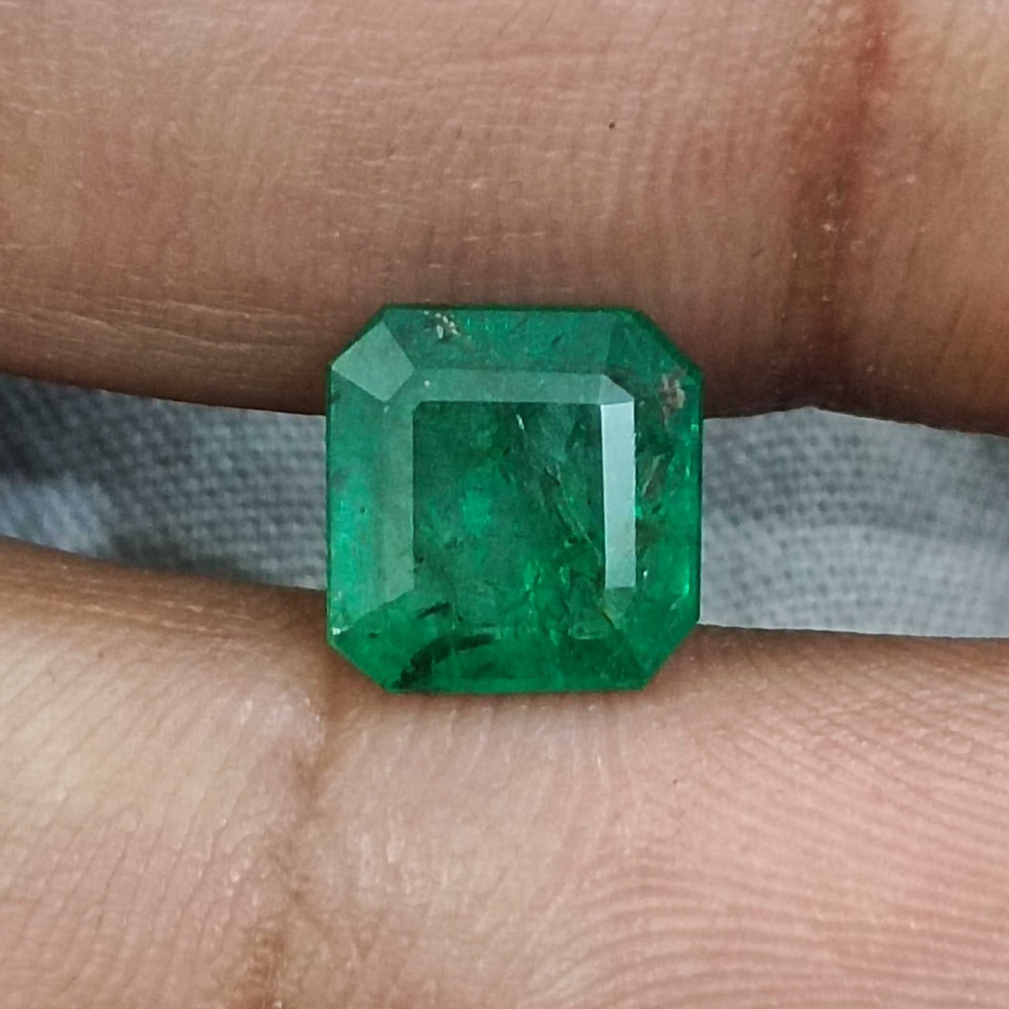 2.34ct GSI certified golden green color emerald gemstone /