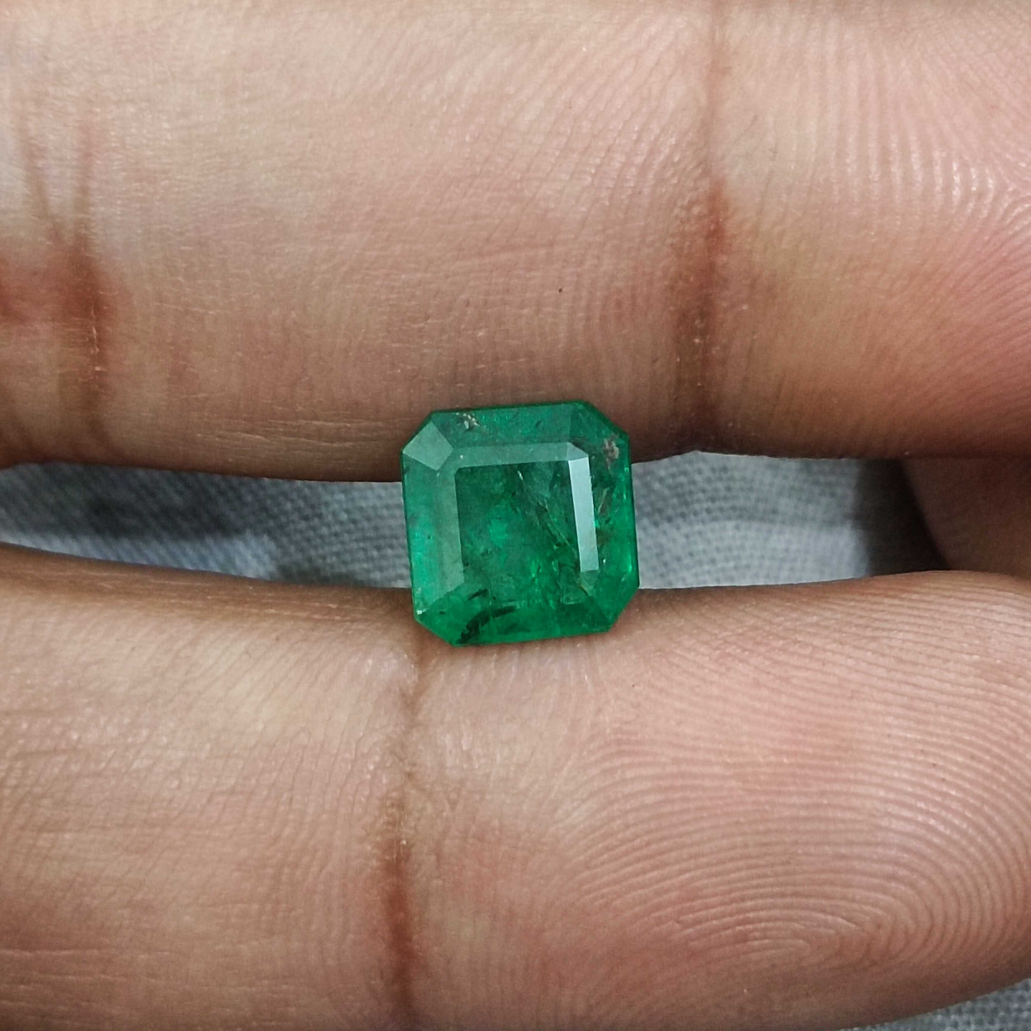 2.34ct GSI certified golden green color emerald gemstone 