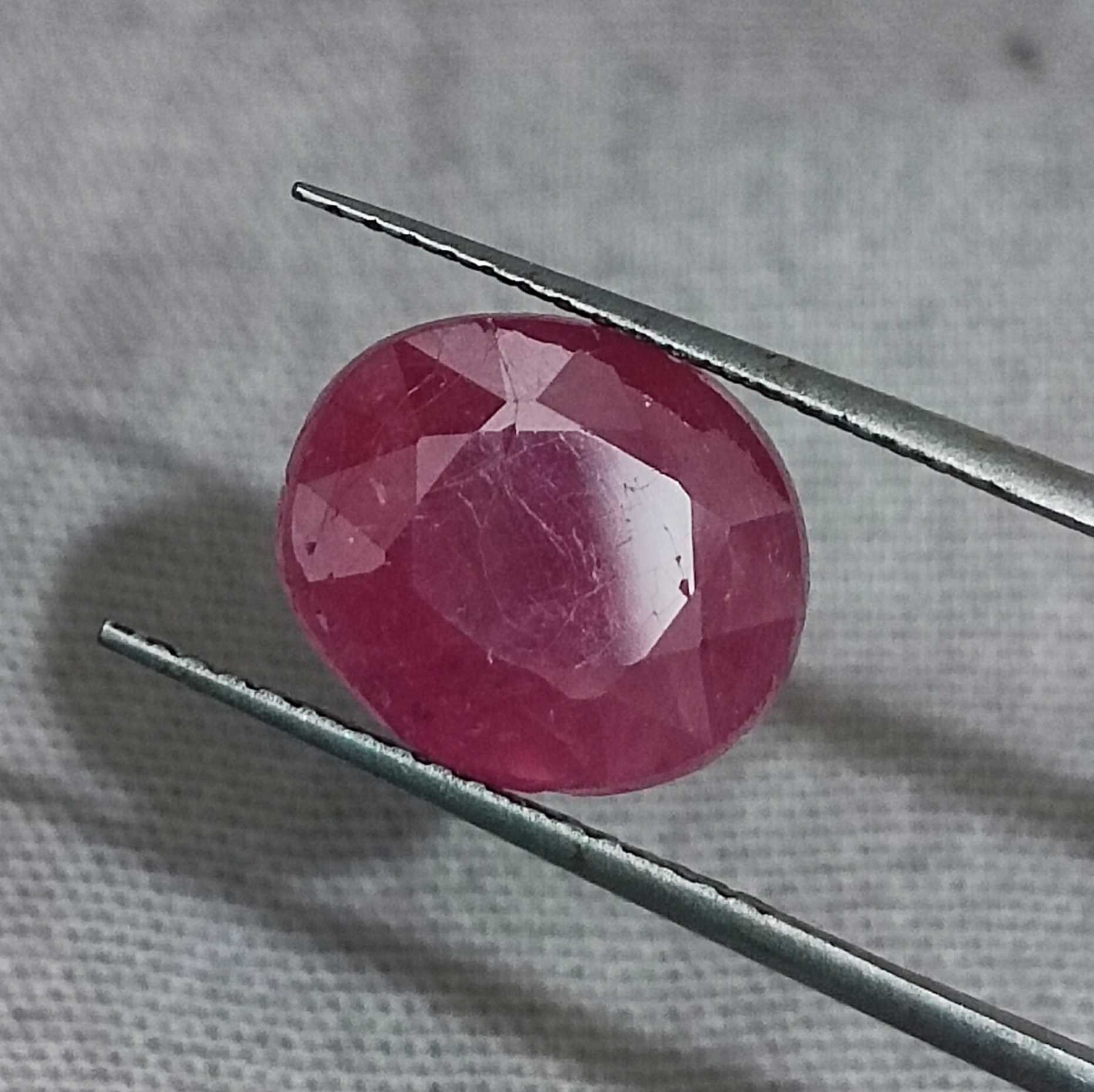 4.92ct GSI certified bright red oval shape unheated African origin ruby gemstone/