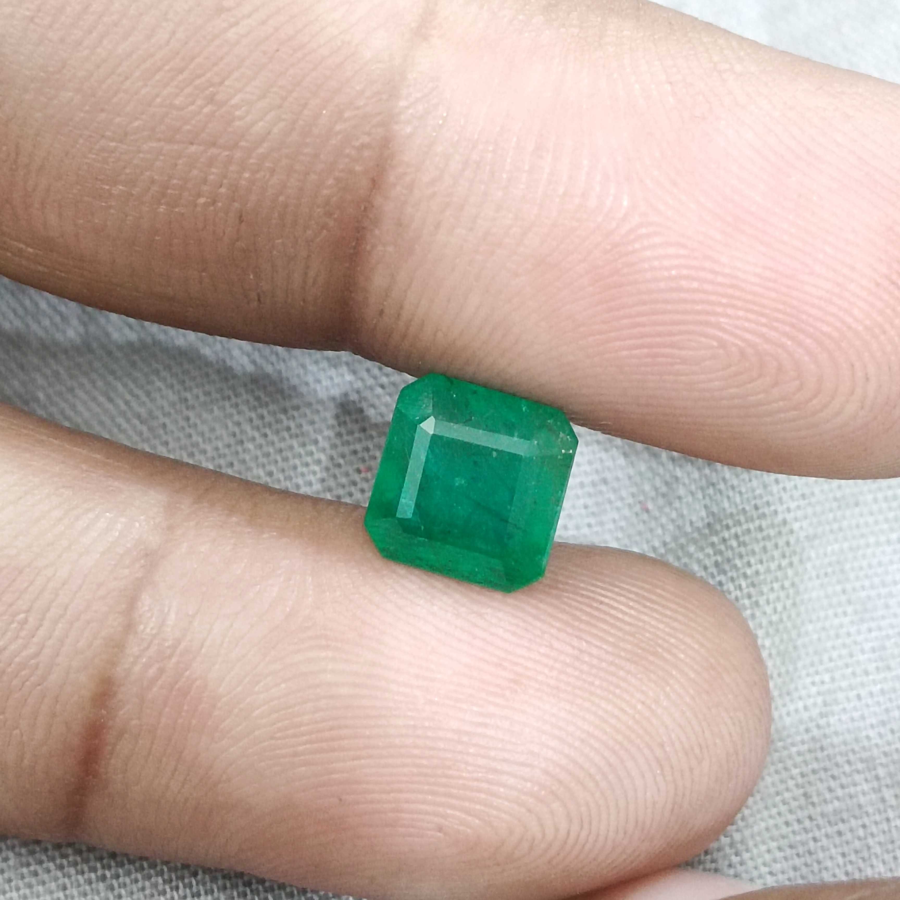 2.72ct GSI certified medium deep green octagon cut emerald gemstone 