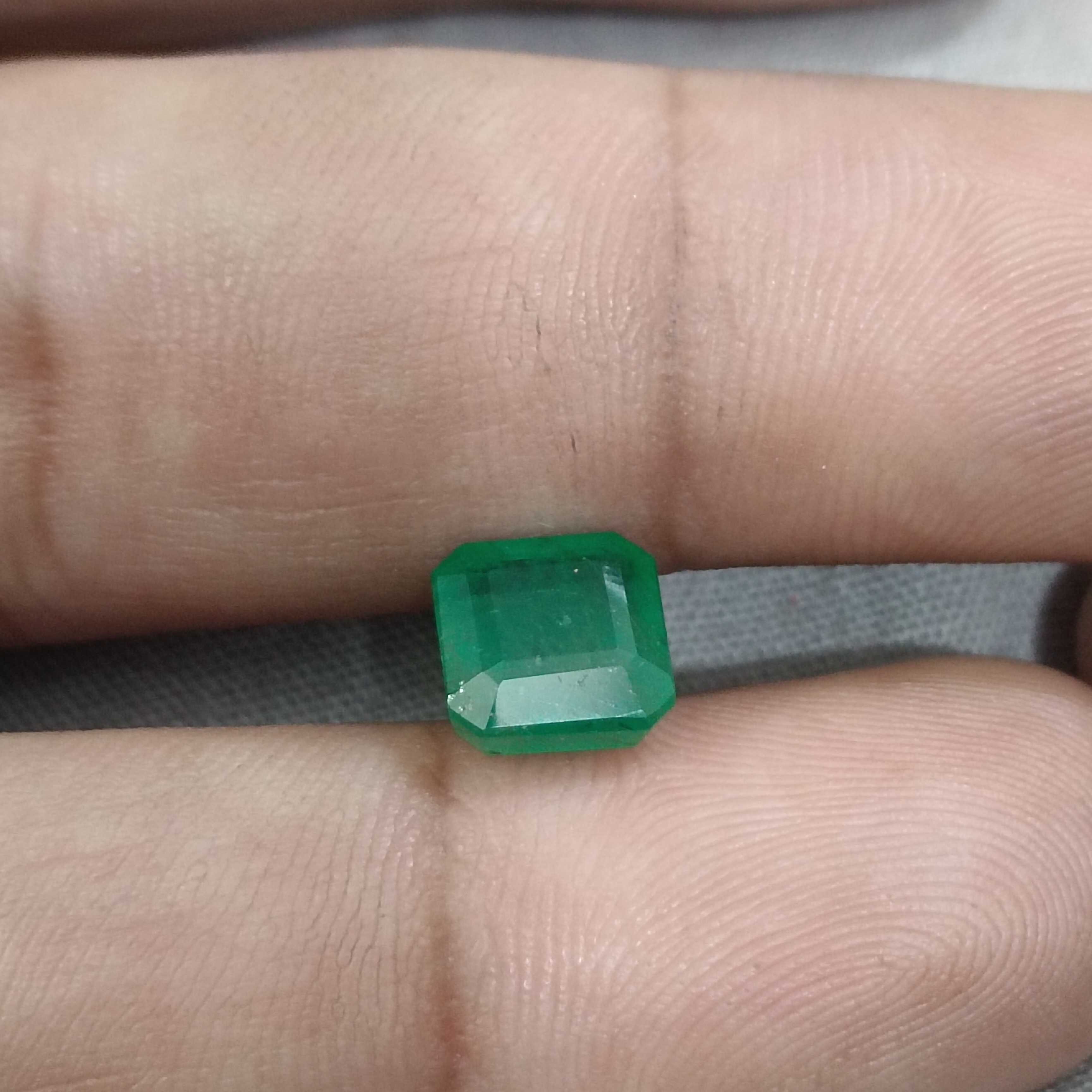 2.72ct GSI certified medium deep green octagon cut emerald gemstone 