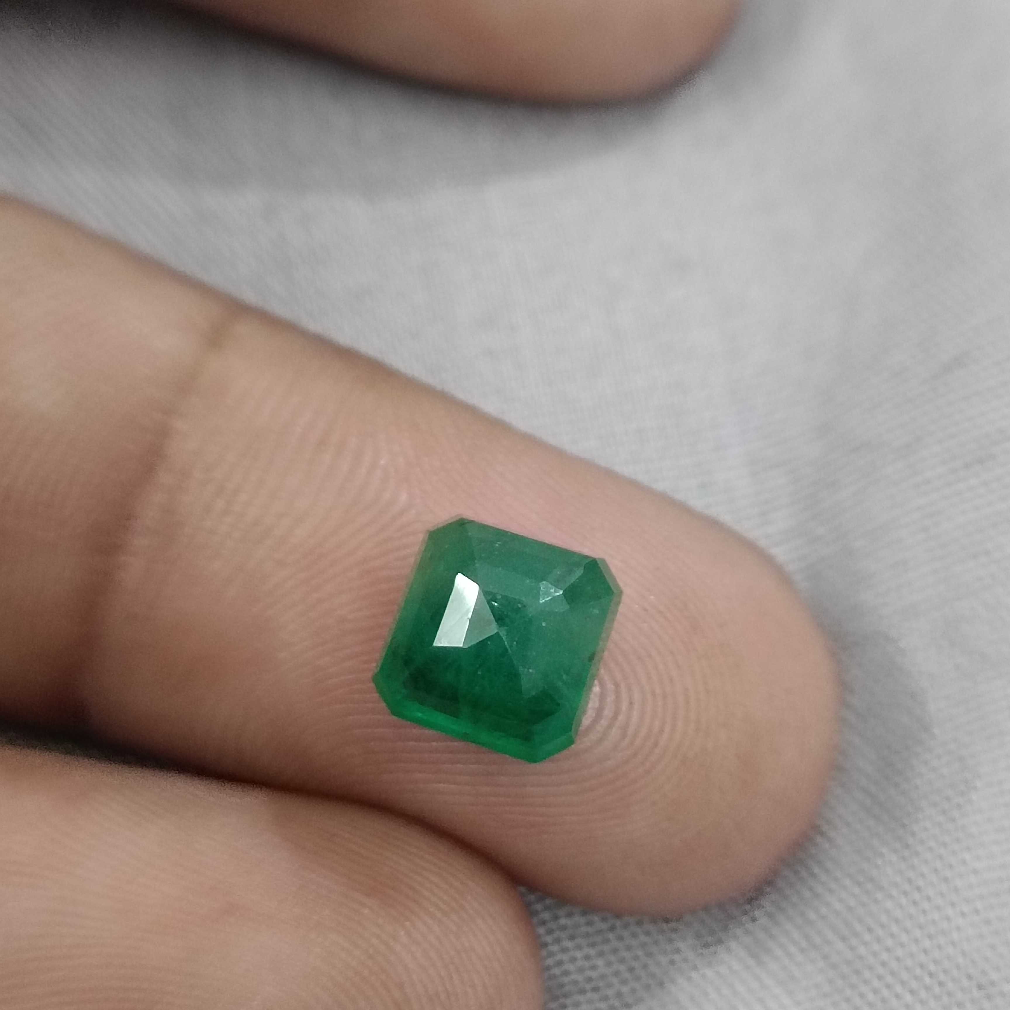 2.72ct GSI certified medium deep green octagon cut emerald gemstone 