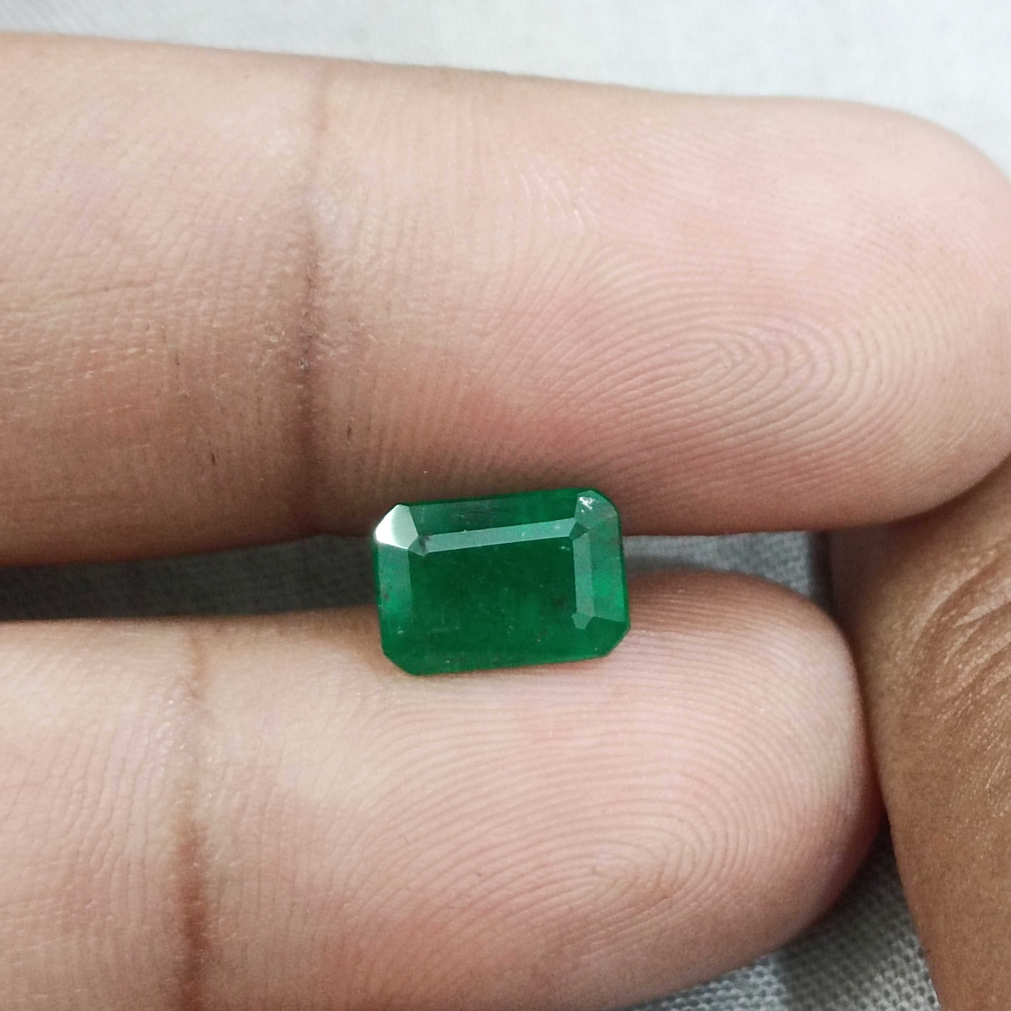 2.36ct pure deep velvet green octagon cut emerald gemstone 