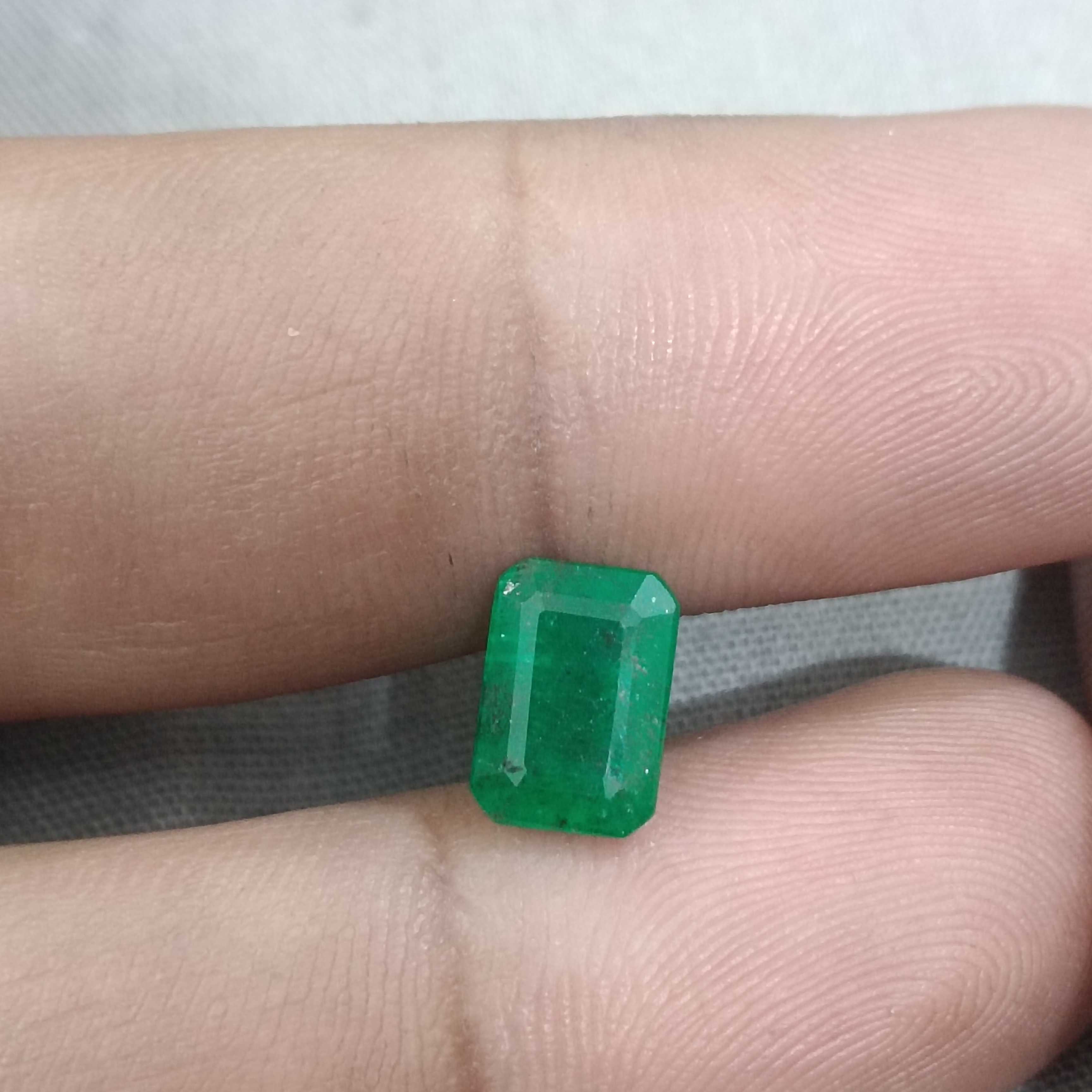 2.36ct pure deep velvet green octagon cut emerald gemstone 