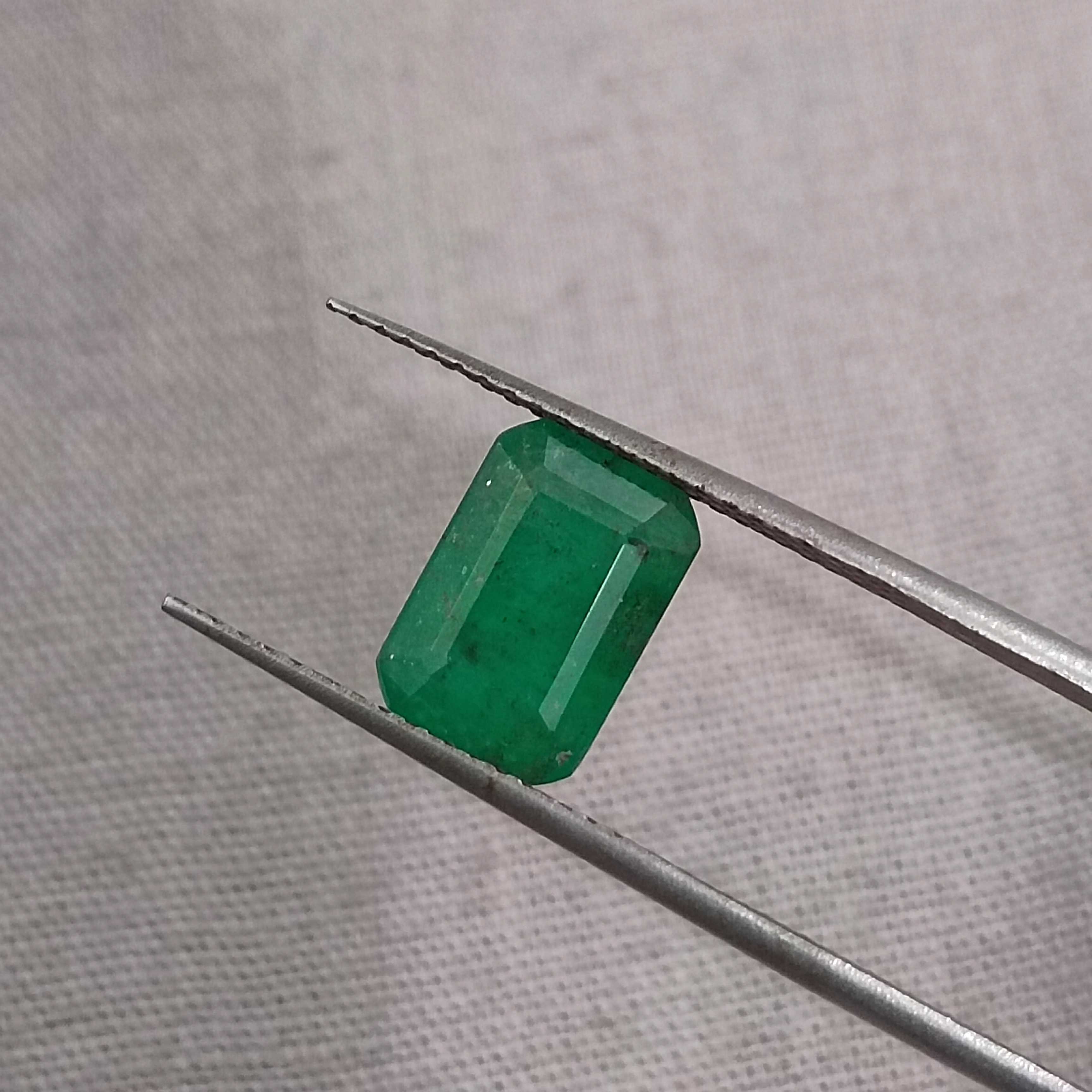 2.36ct pure deep velvet green octagon cut emerald gemstone 