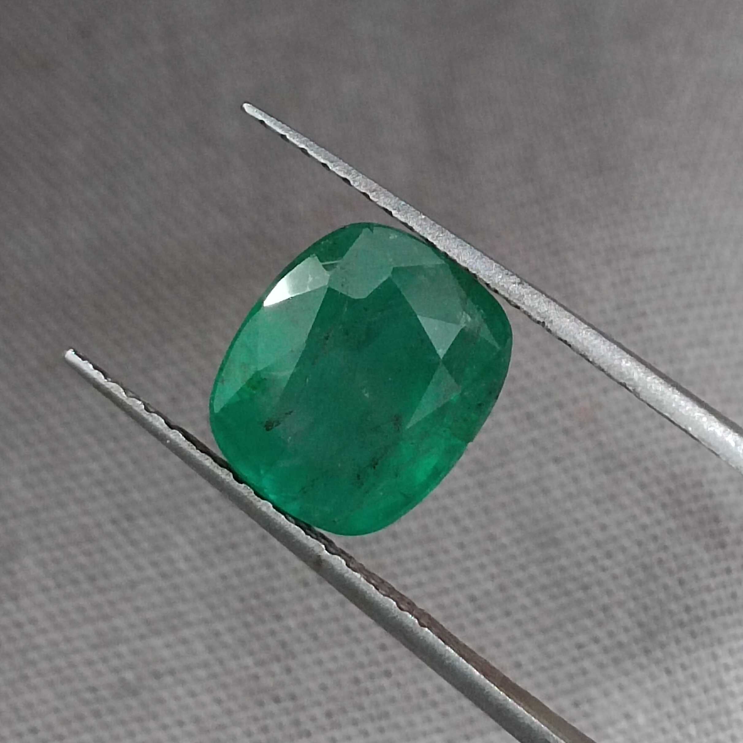 2.69 certified lively grass green cushion shape emerald gemstone /