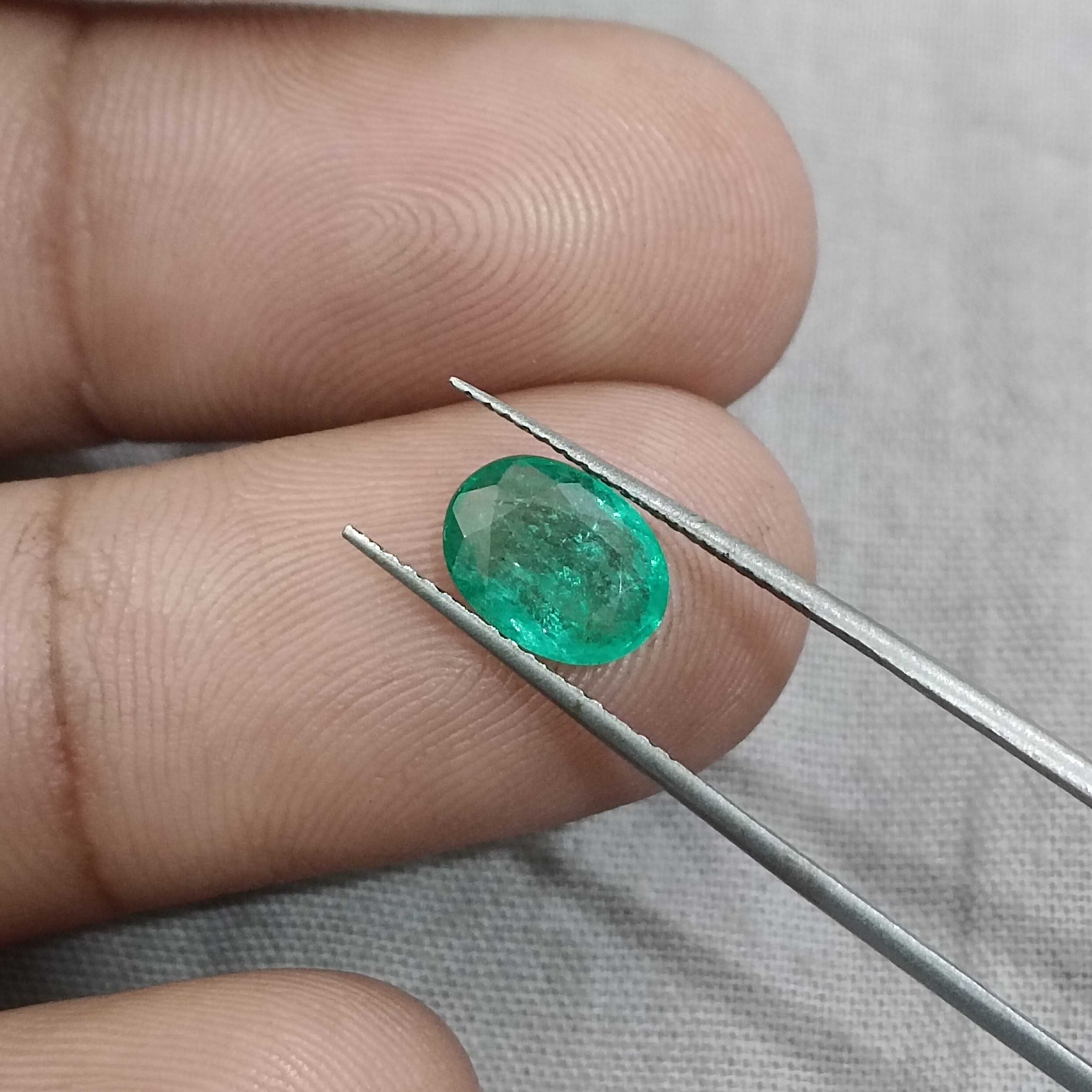 1.42ct GSI certified medium green oval cut emerald stone 