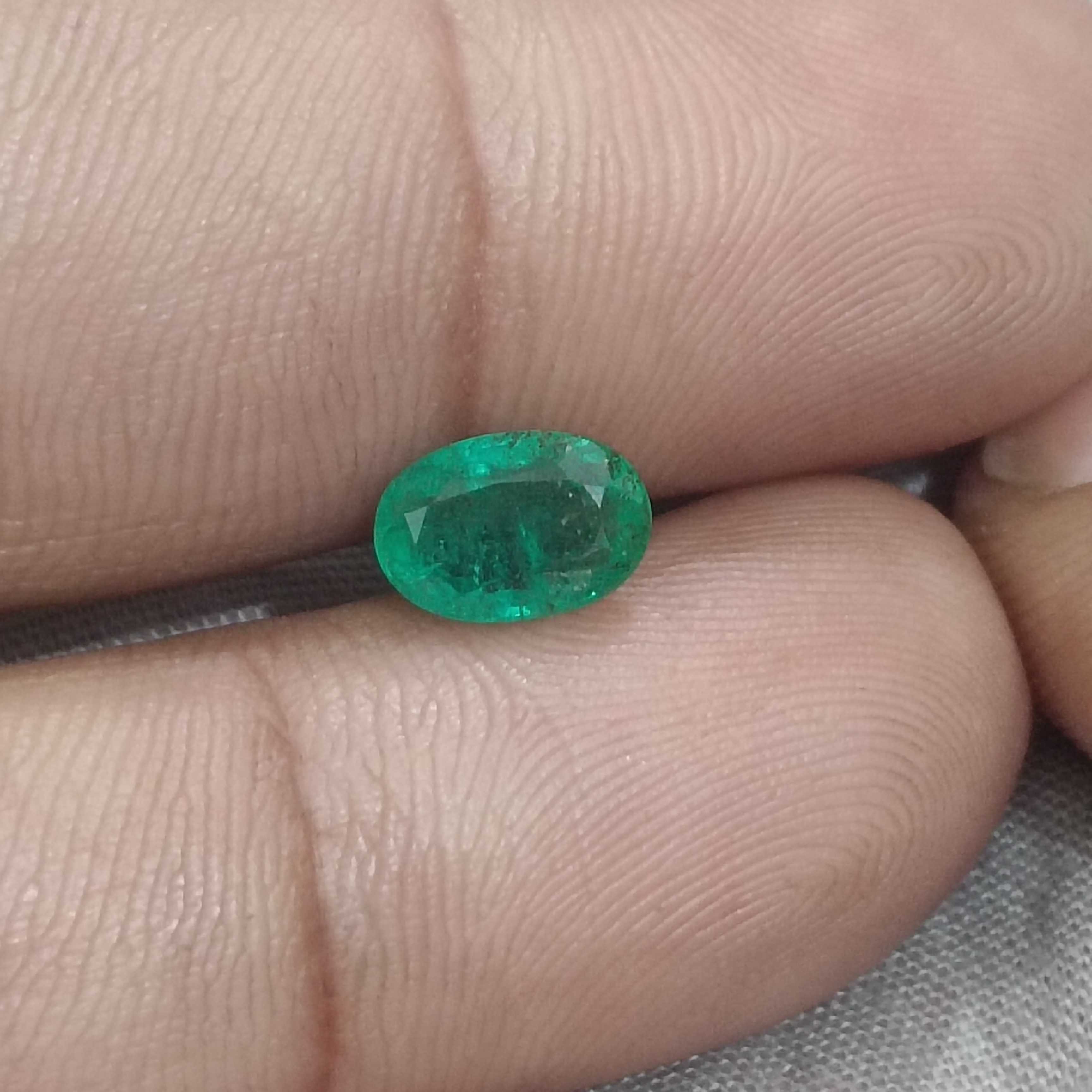 1.54ct GSI certified vivid green oval cut emerald 