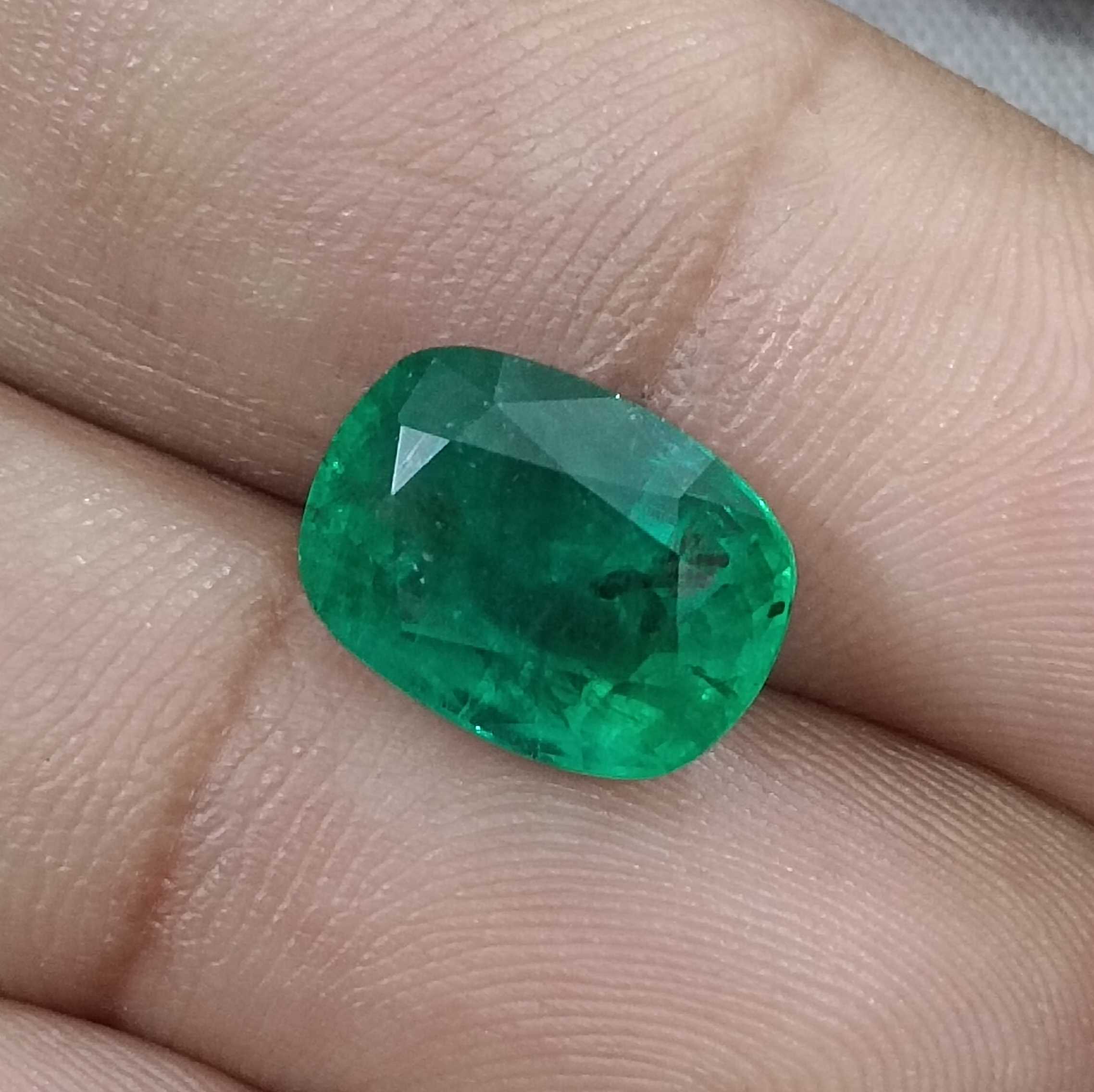 5.49ct alpine green cushion shape emerald gemstone 