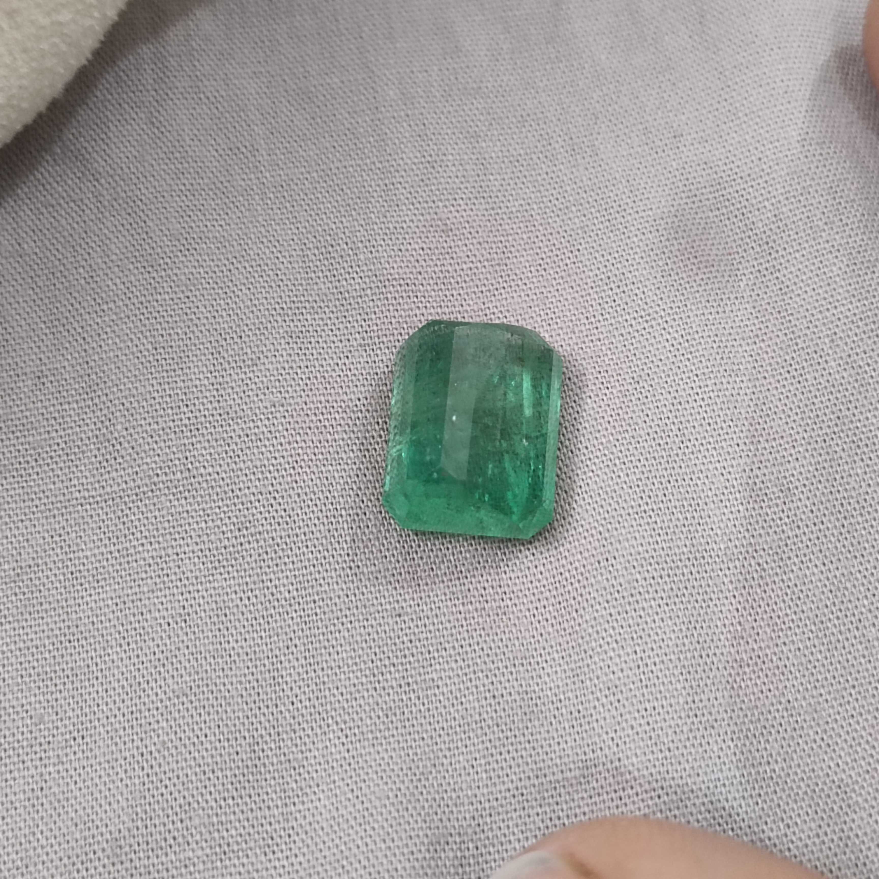 14.38ct medium kelly green octagon cut emerald gemstone 