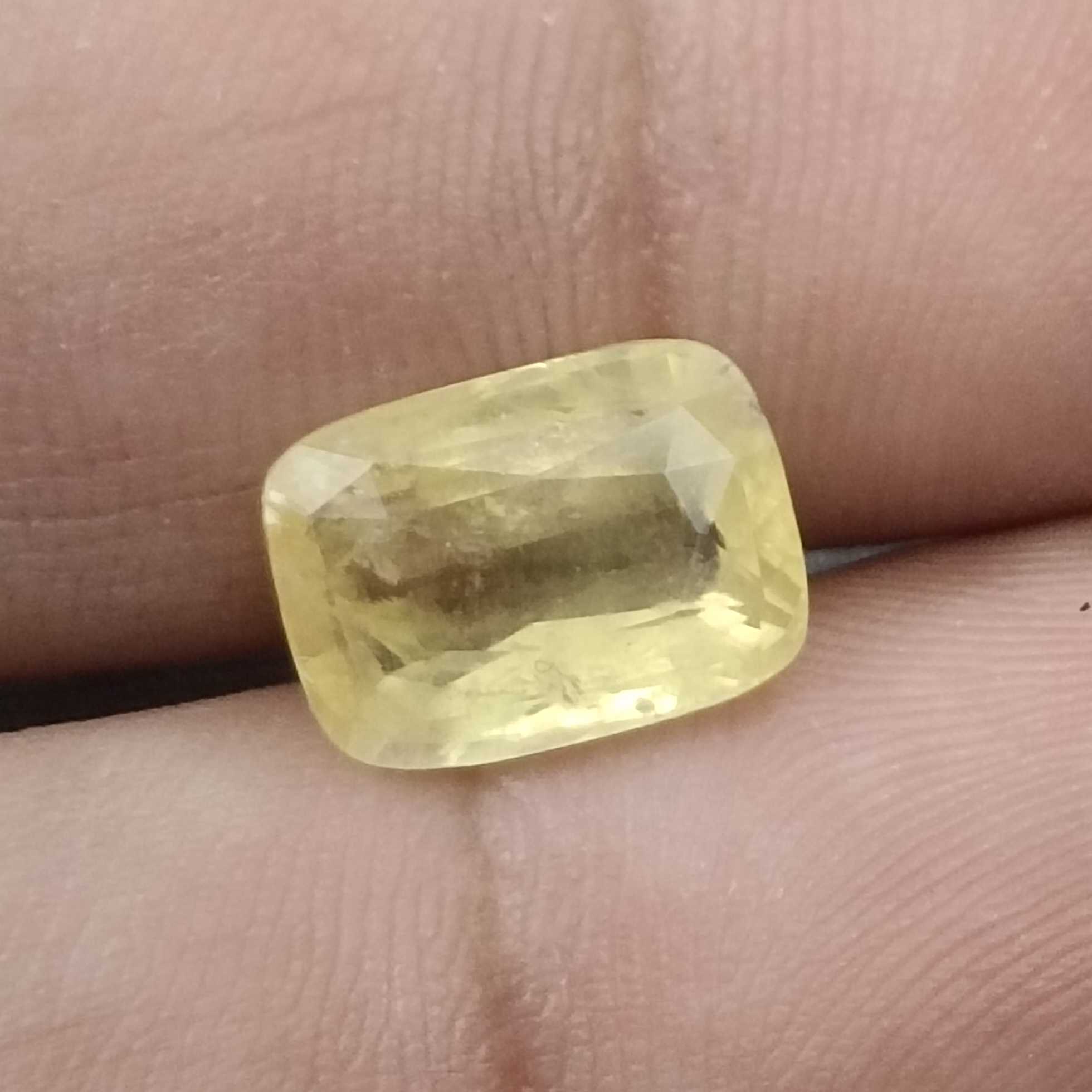 5.44ct GSI certified unheated cushion cut unheated Ceylon velvet yellow sapphire /