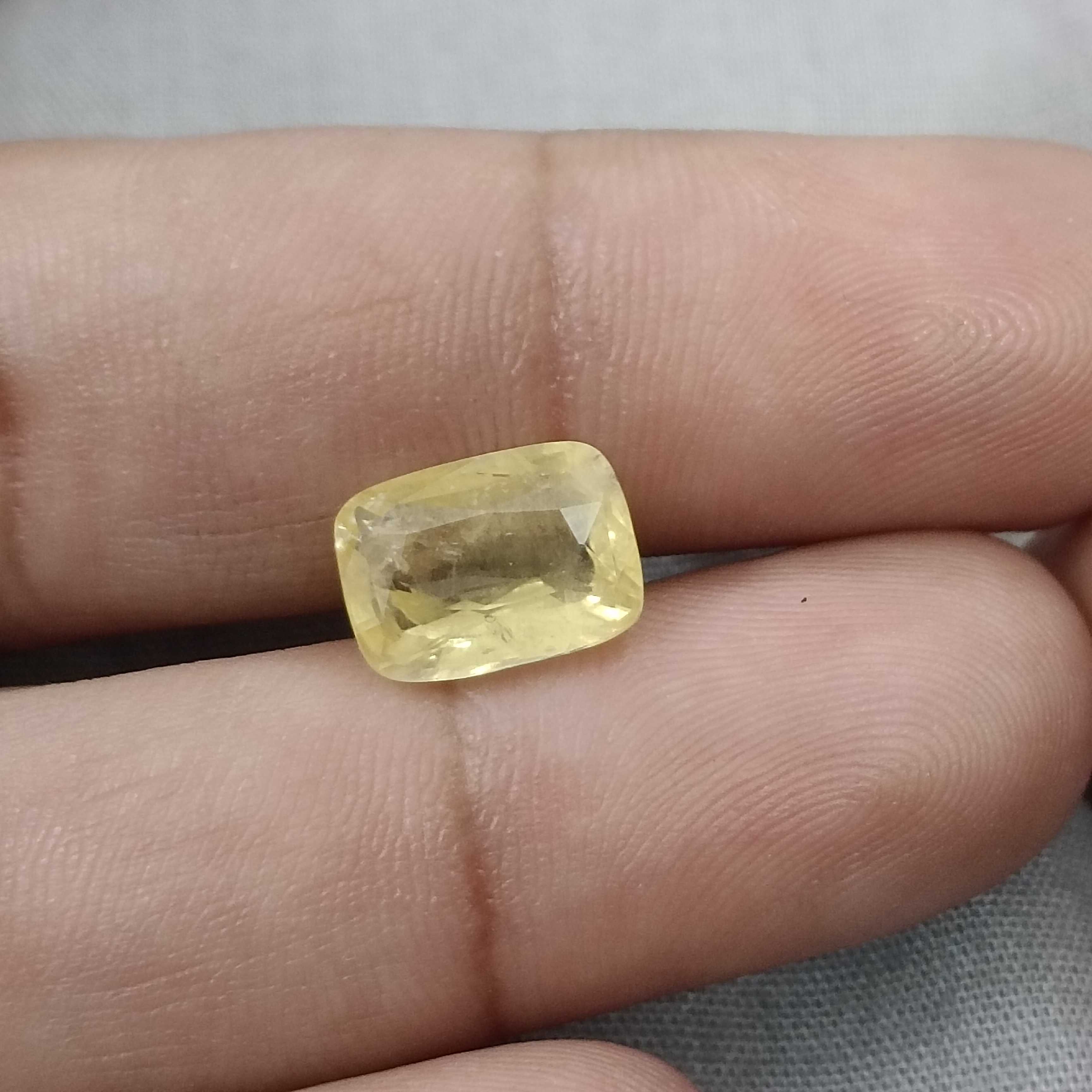 5.44ct GSI certified unheated cushion cut unheated Ceylon velvet yellow sapphire 