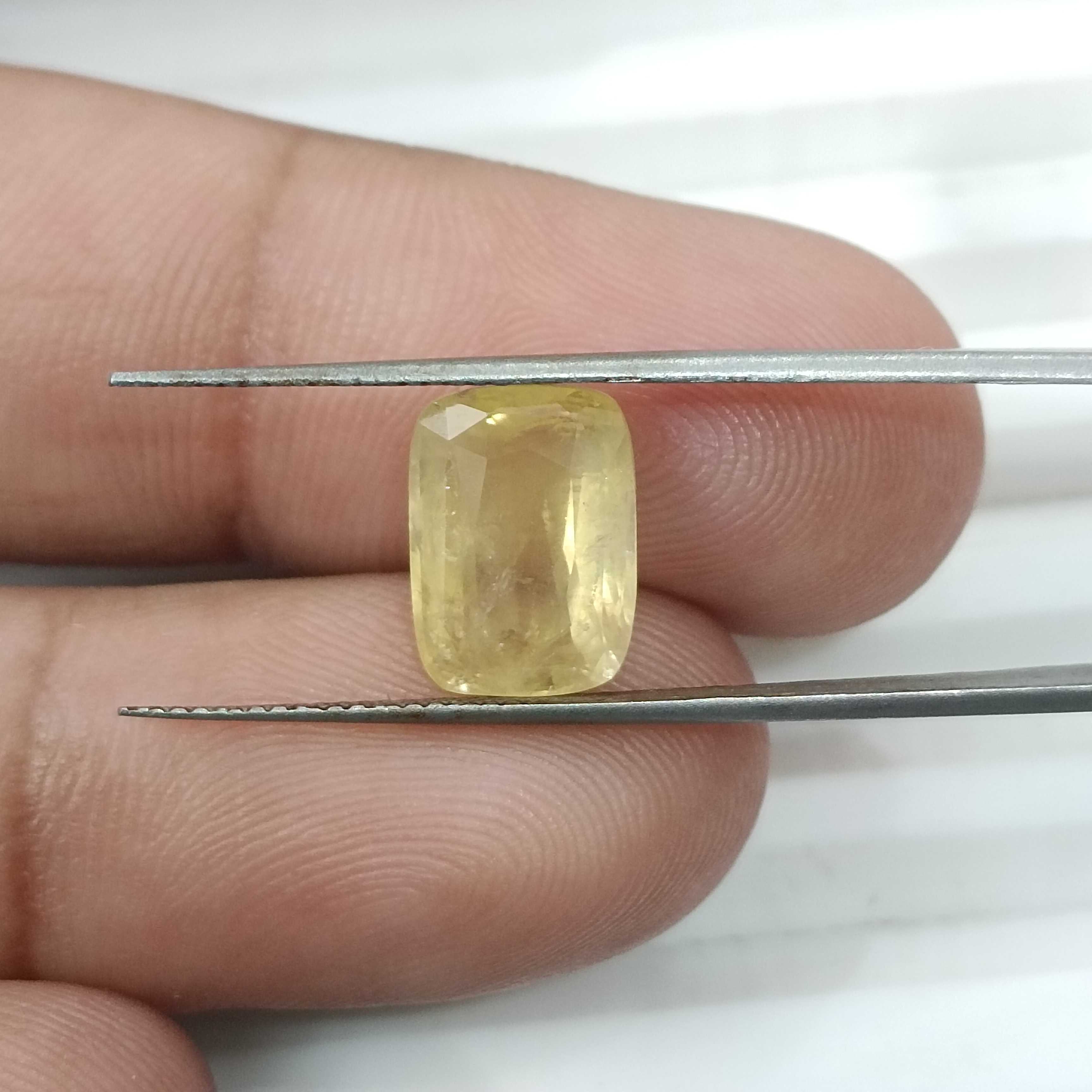 5.44ct GSI certified unheated cushion cut unheated Ceylon velvet yellow sapphire 