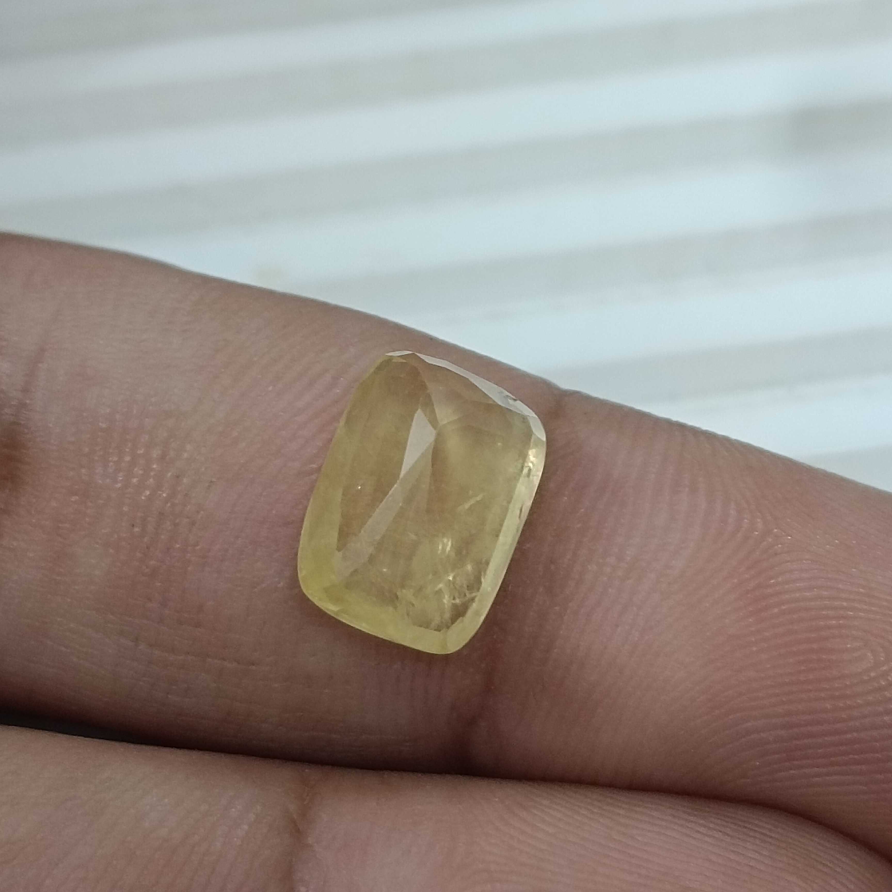 5.44ct GSI certified unheated cushion cut unheated Ceylon velvet yellow sapphire 