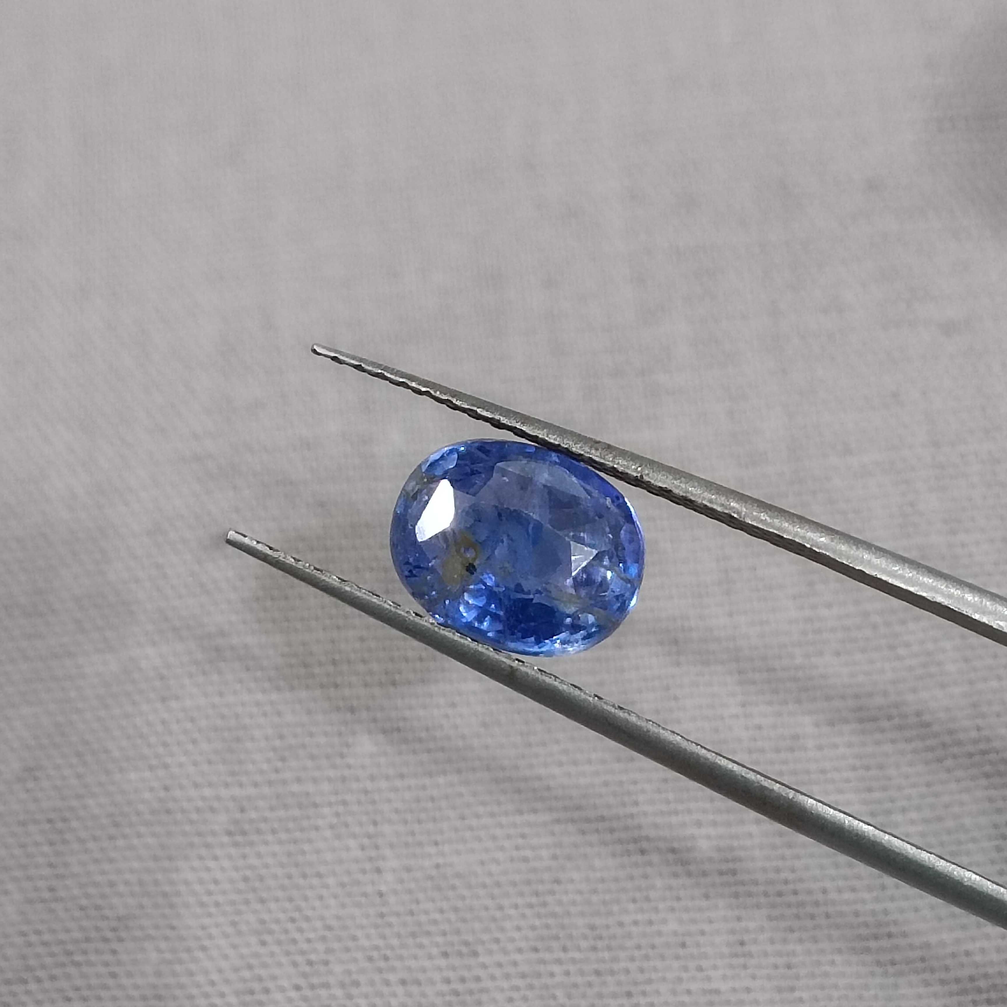 2.71ct GSI certified oval cut unheated Ceylon origin royal blue sapphire 