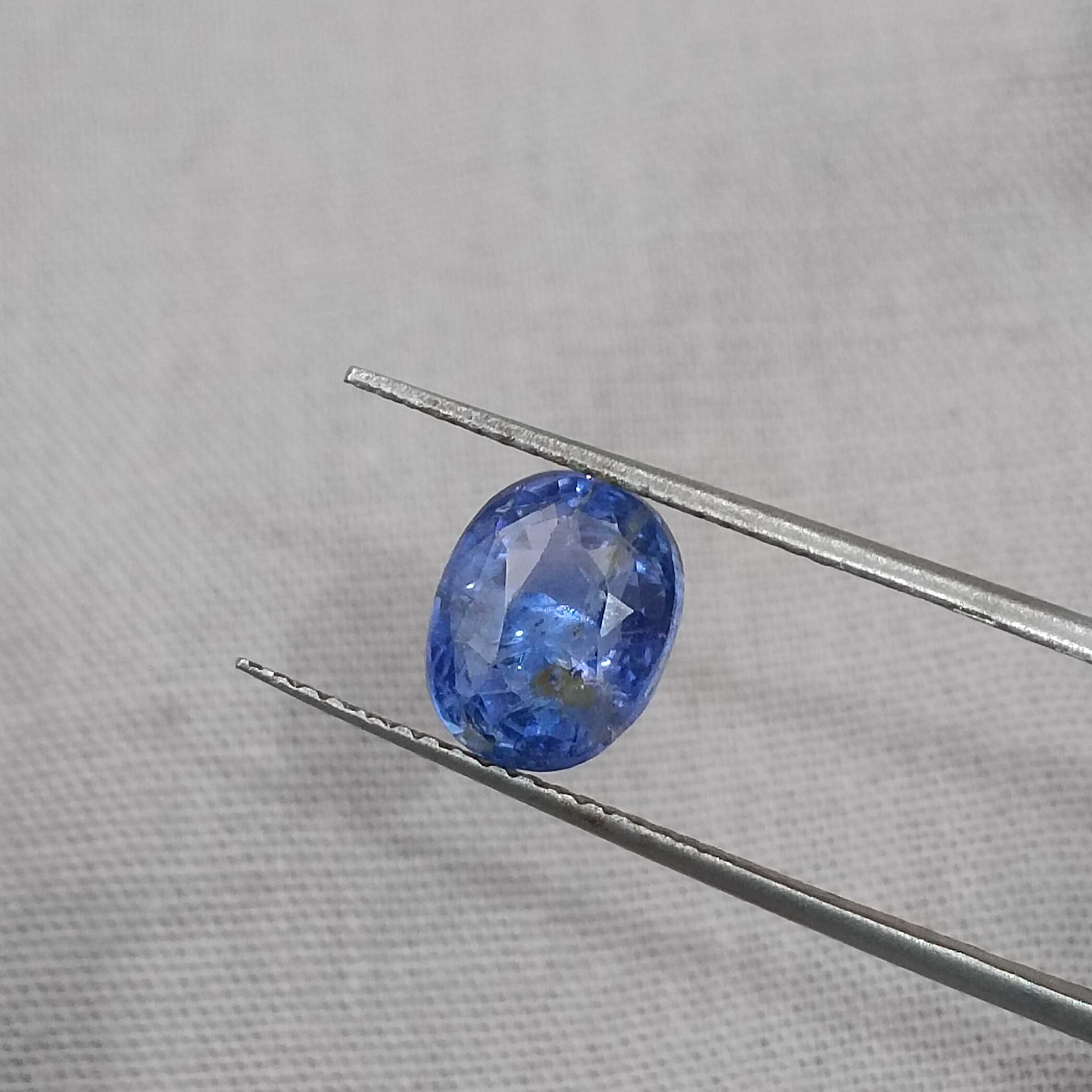 2.71ct GSI certified oval cut unheated Ceylon origin royal blue sapphire 