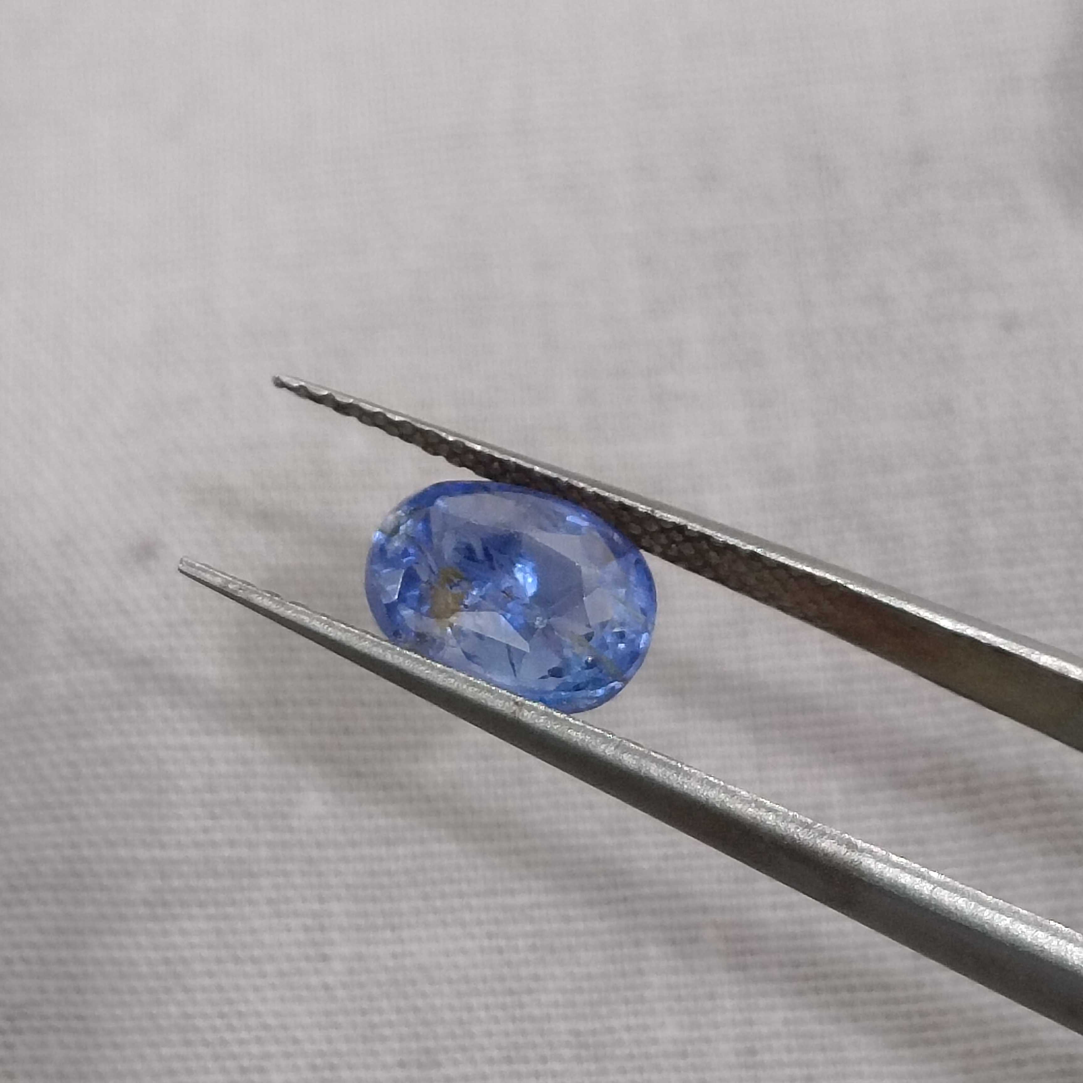 2.71ct GSI certified oval cut unheated Ceylon origin royal blue sapphire 