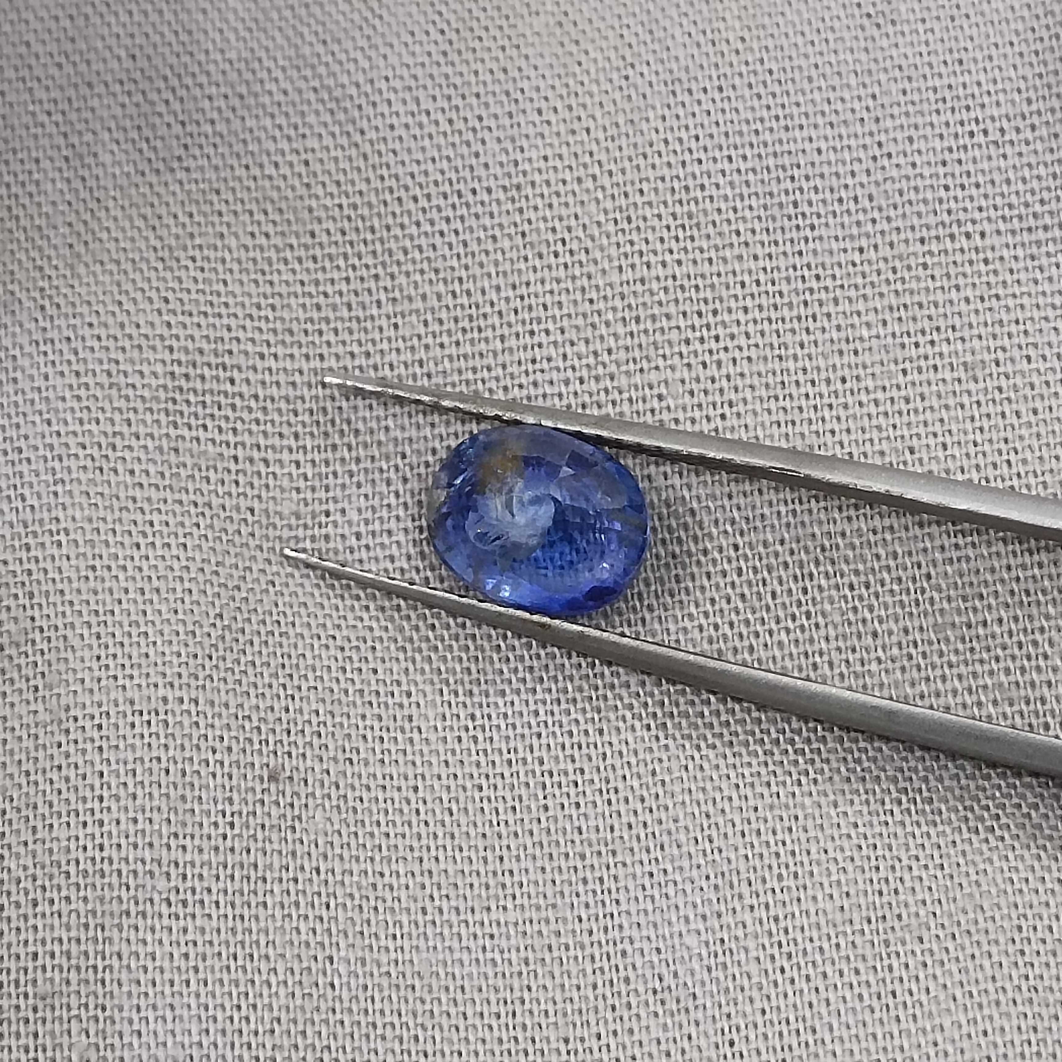 2.71ct GSI certified oval cut unheated Ceylon origin royal blue sapphire 