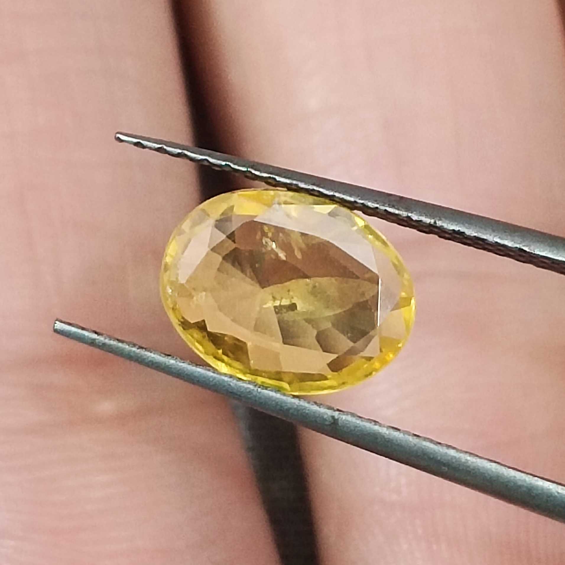 1.92ct GSI certified vivid yellow oval cut Ceylon sapphire H/