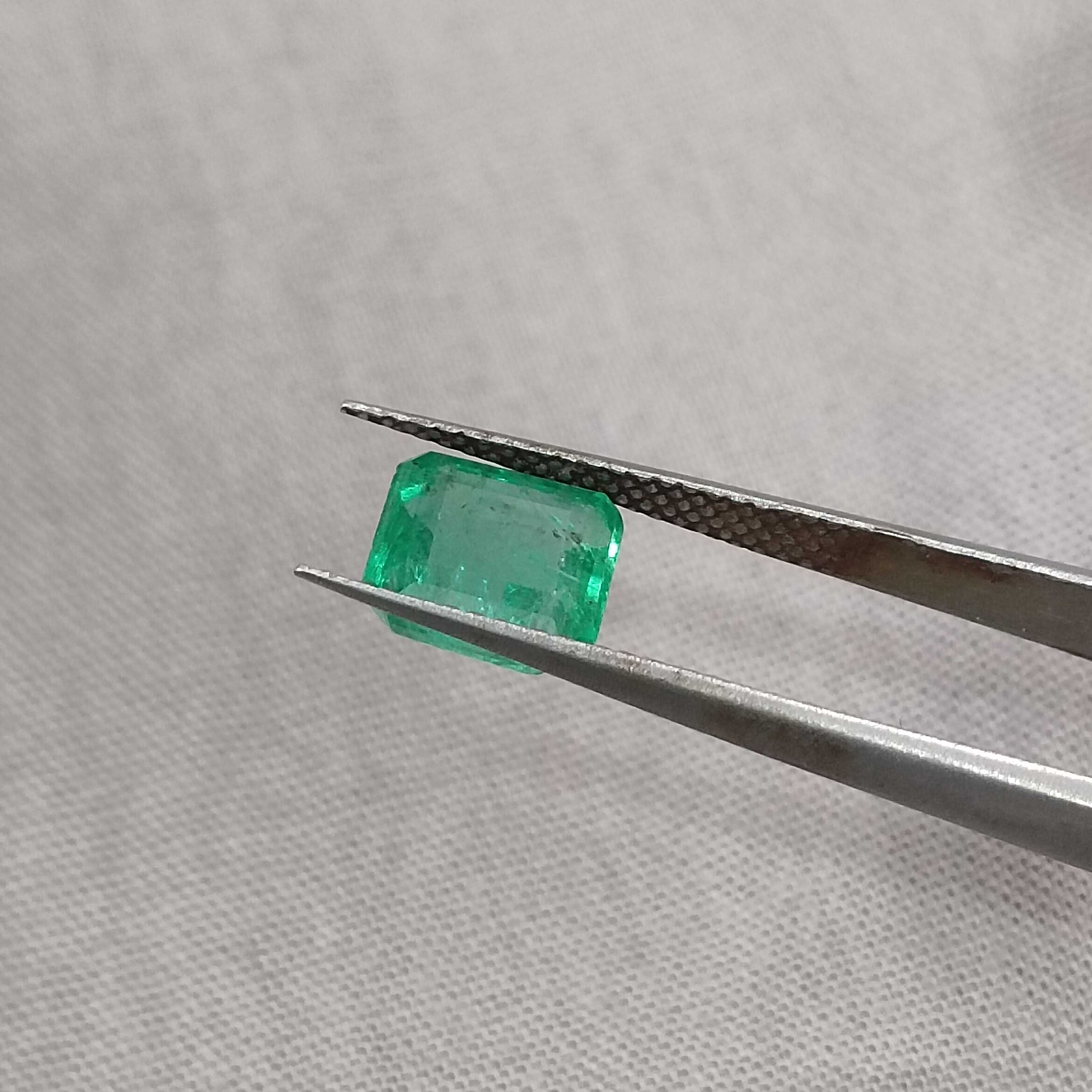 1.85ct GSI certified medium deep golden green octagon cut Swat emerald gem