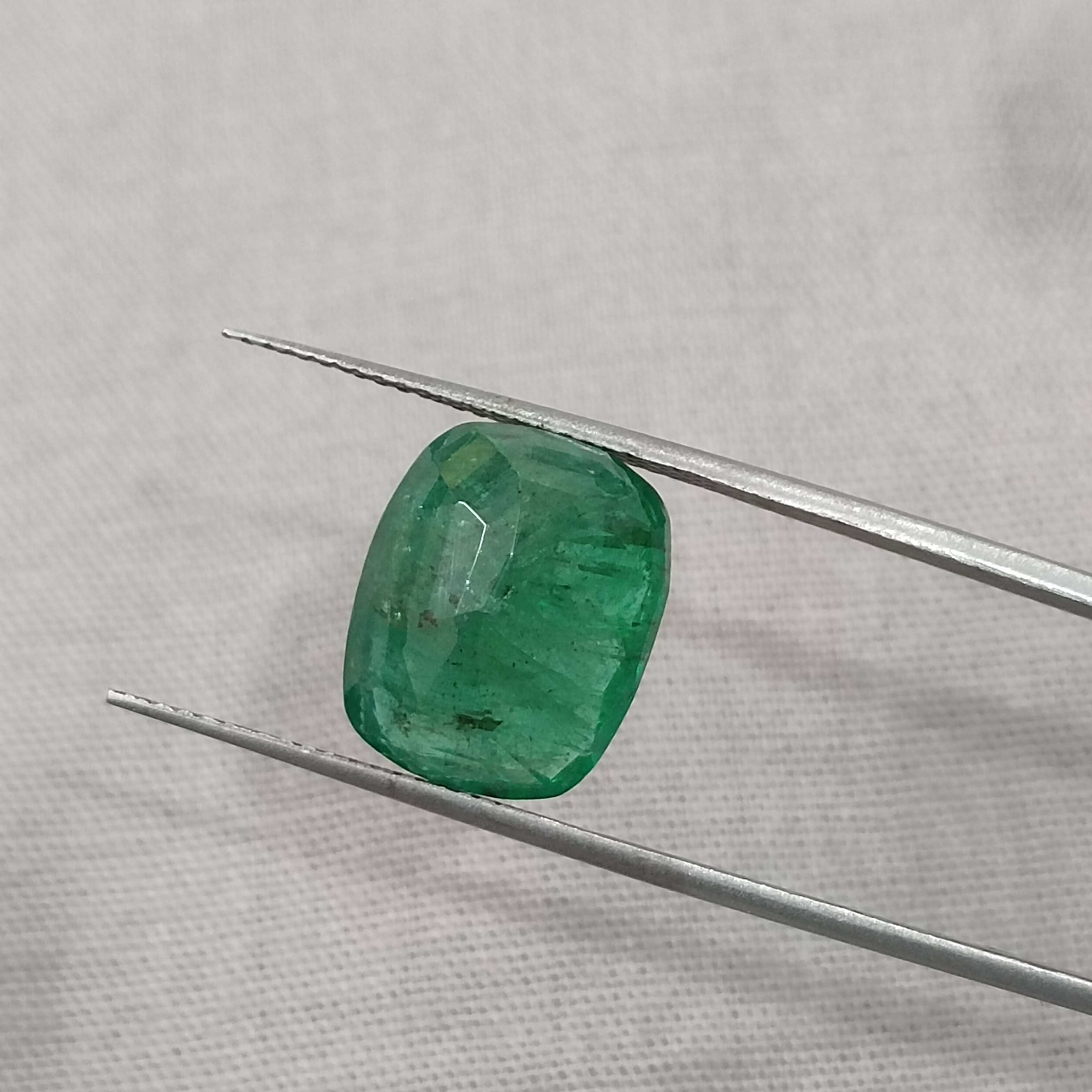 6.42cts kelly green cushion cut big size Zambian emerald gemstone 