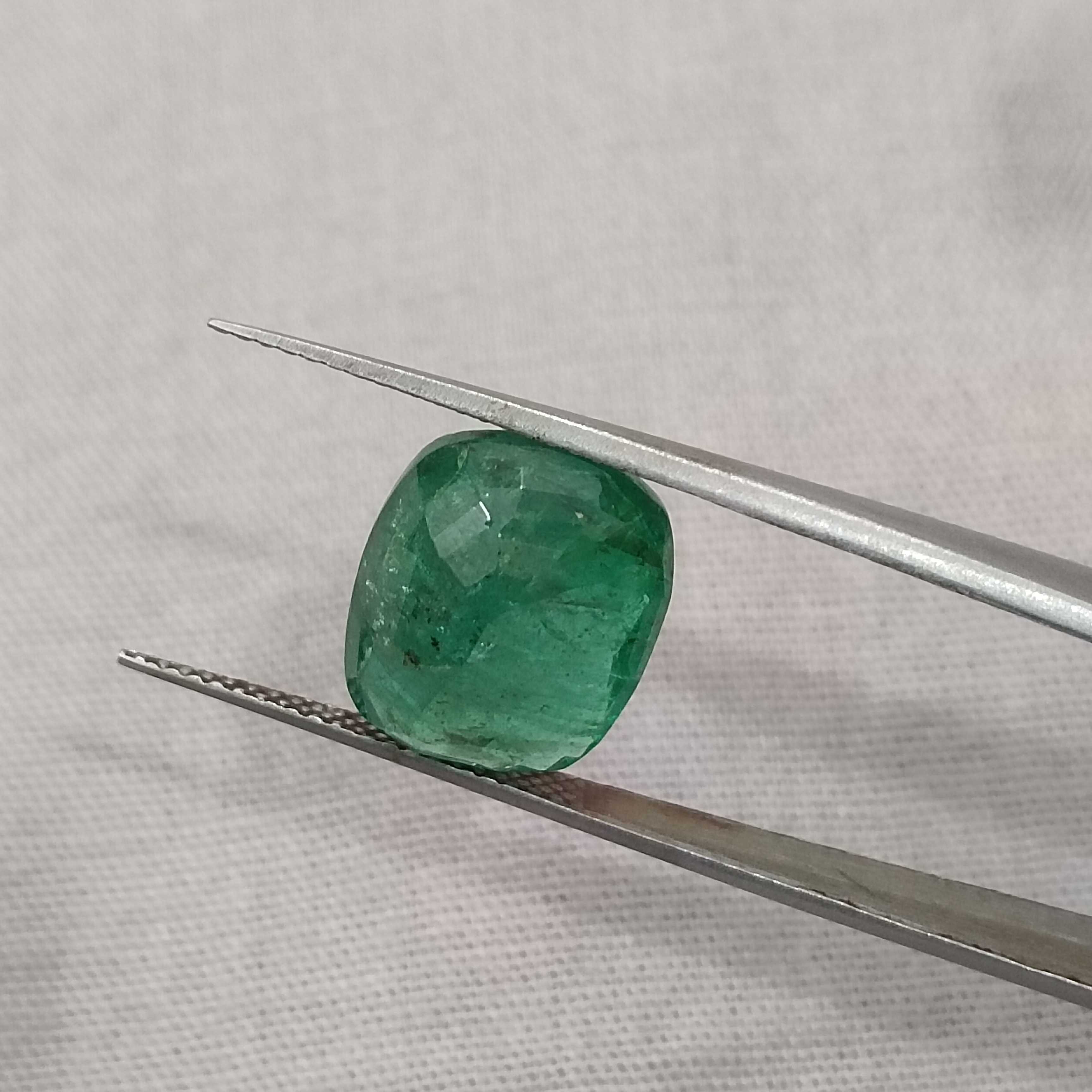 6.42cts kelly green cushion cut big size Zambian emerald gemstone 