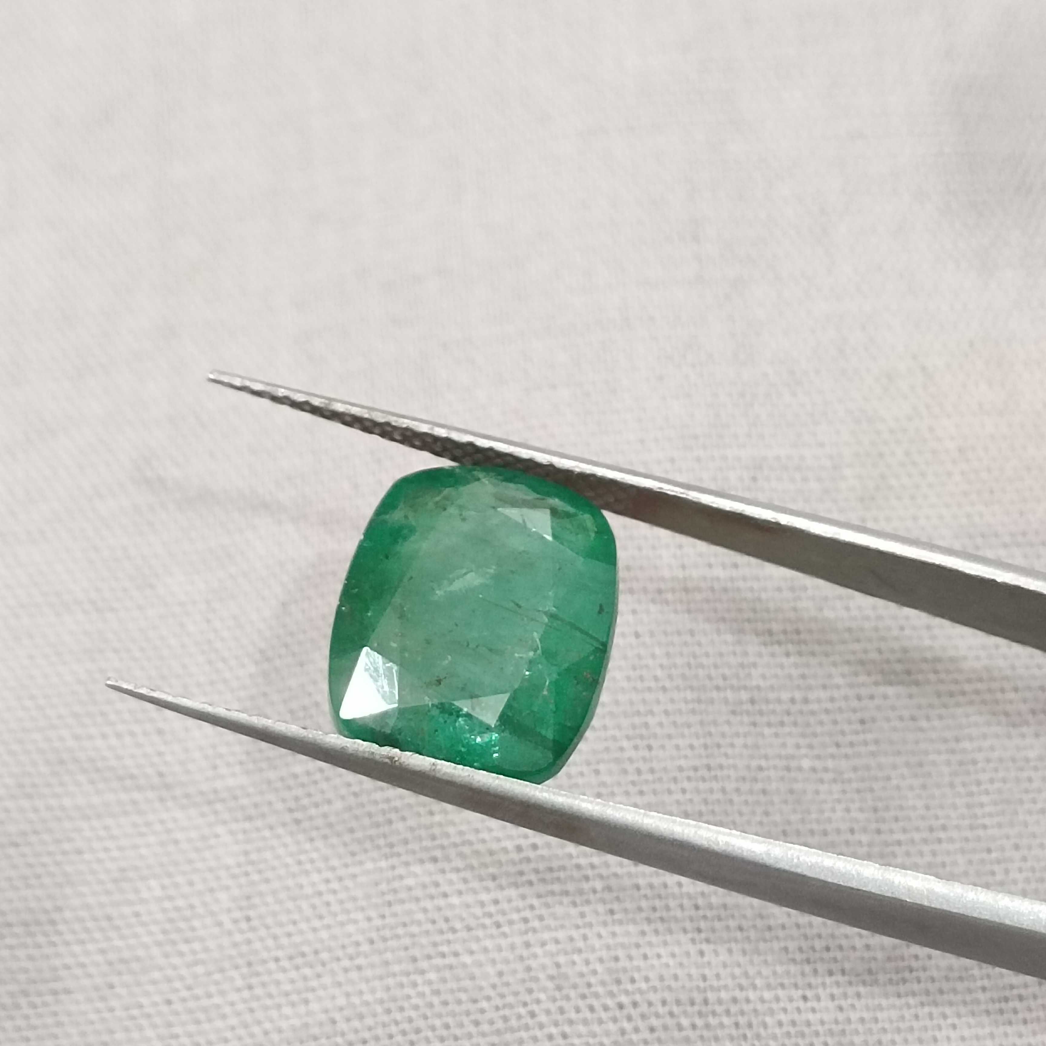 6.42cts kelly green cushion cut big size Zambian emerald gemstone 