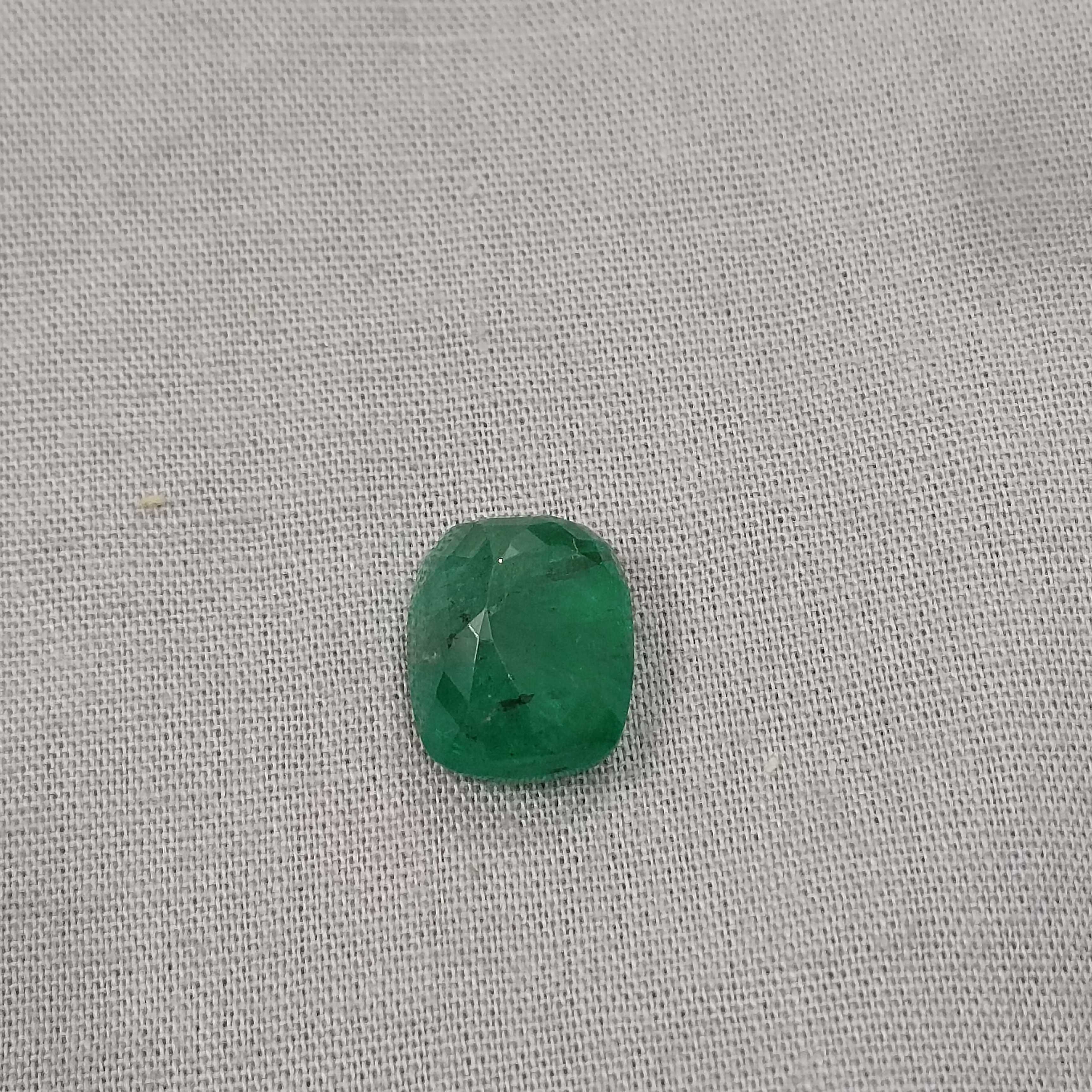 6.42cts kelly green cushion cut big size Zambian emerald gemstone 