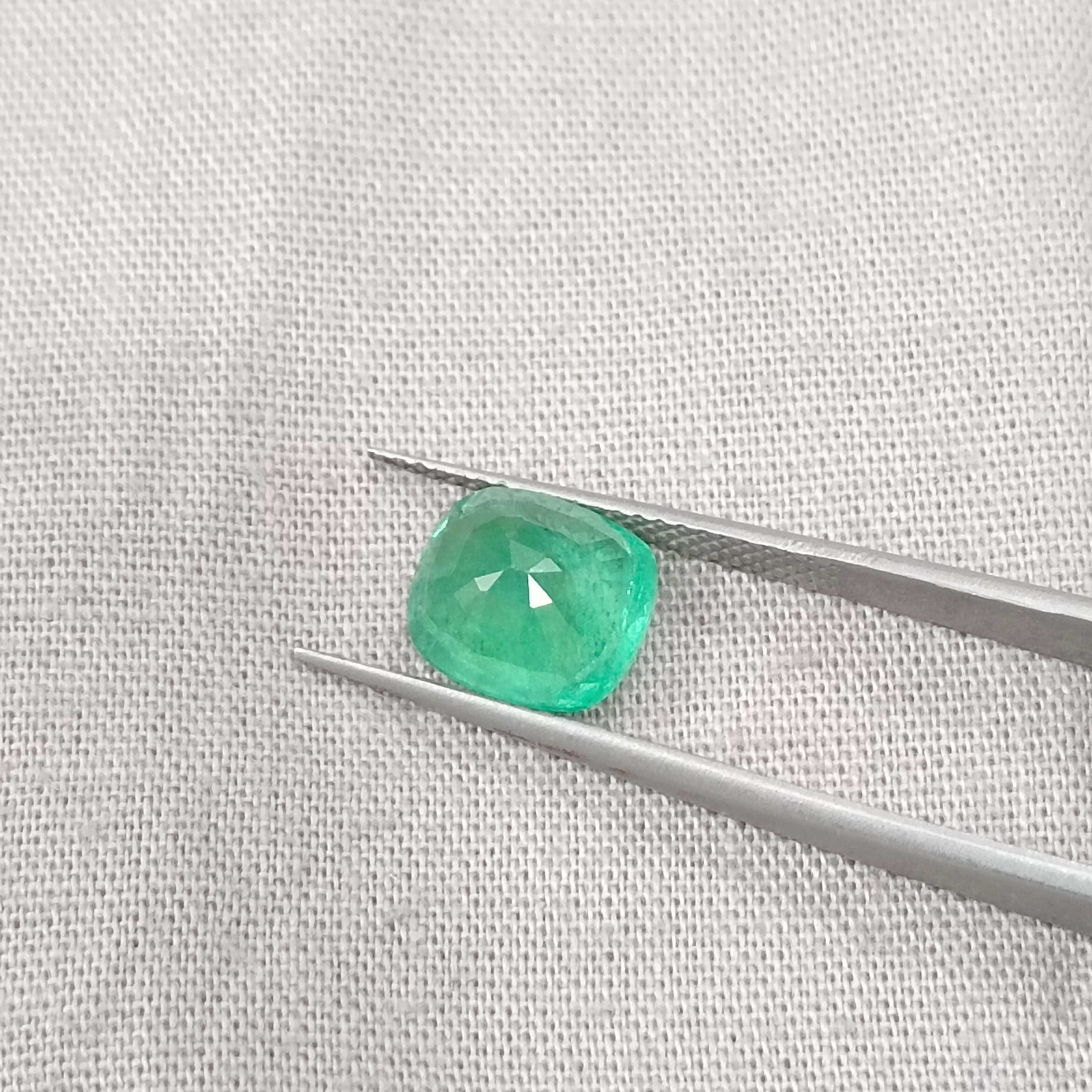 2.32cts GSI certified emerald green cushion cut ethiopian emerald gemstone 