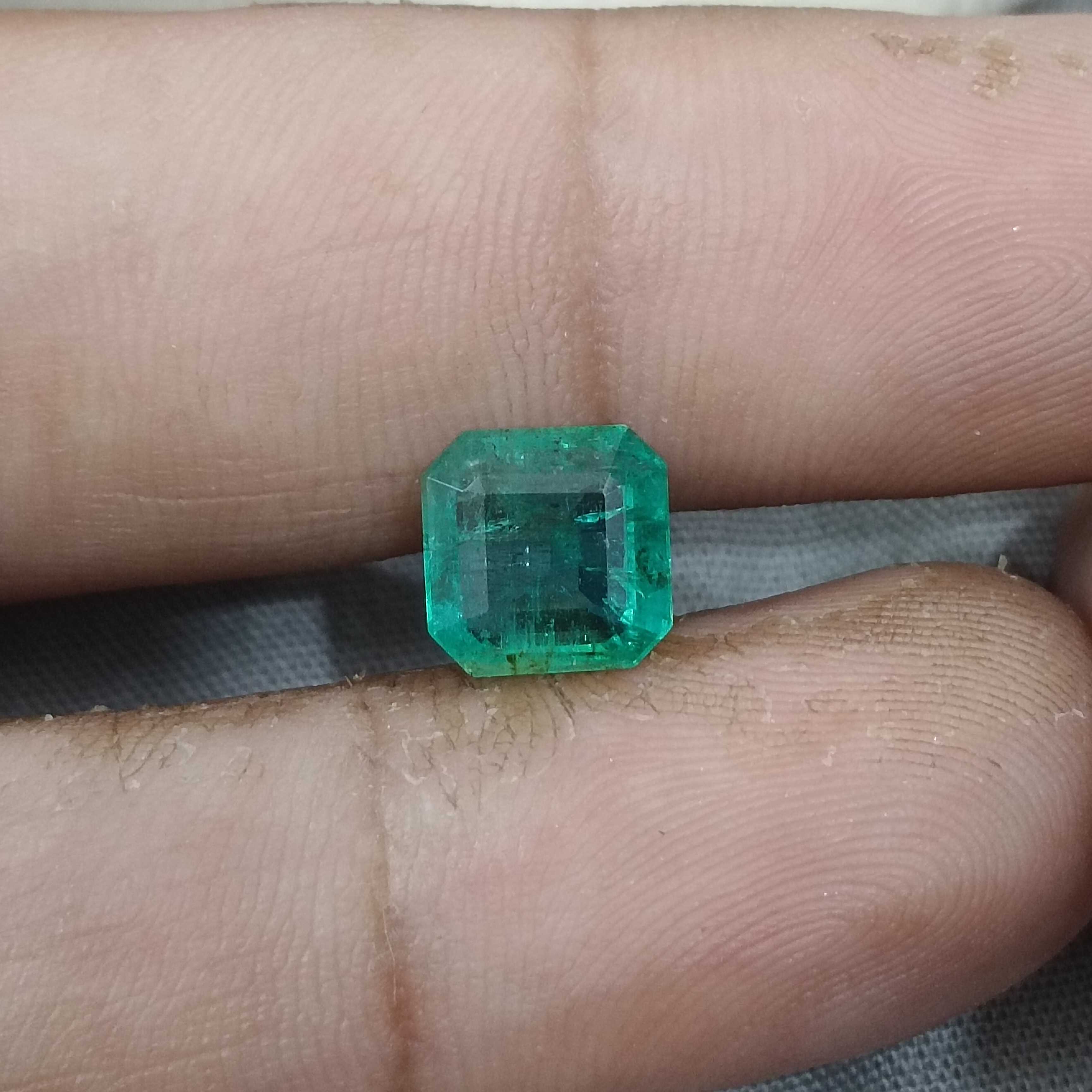 2.59cts certified medium forest green octagon cut emerald stone 