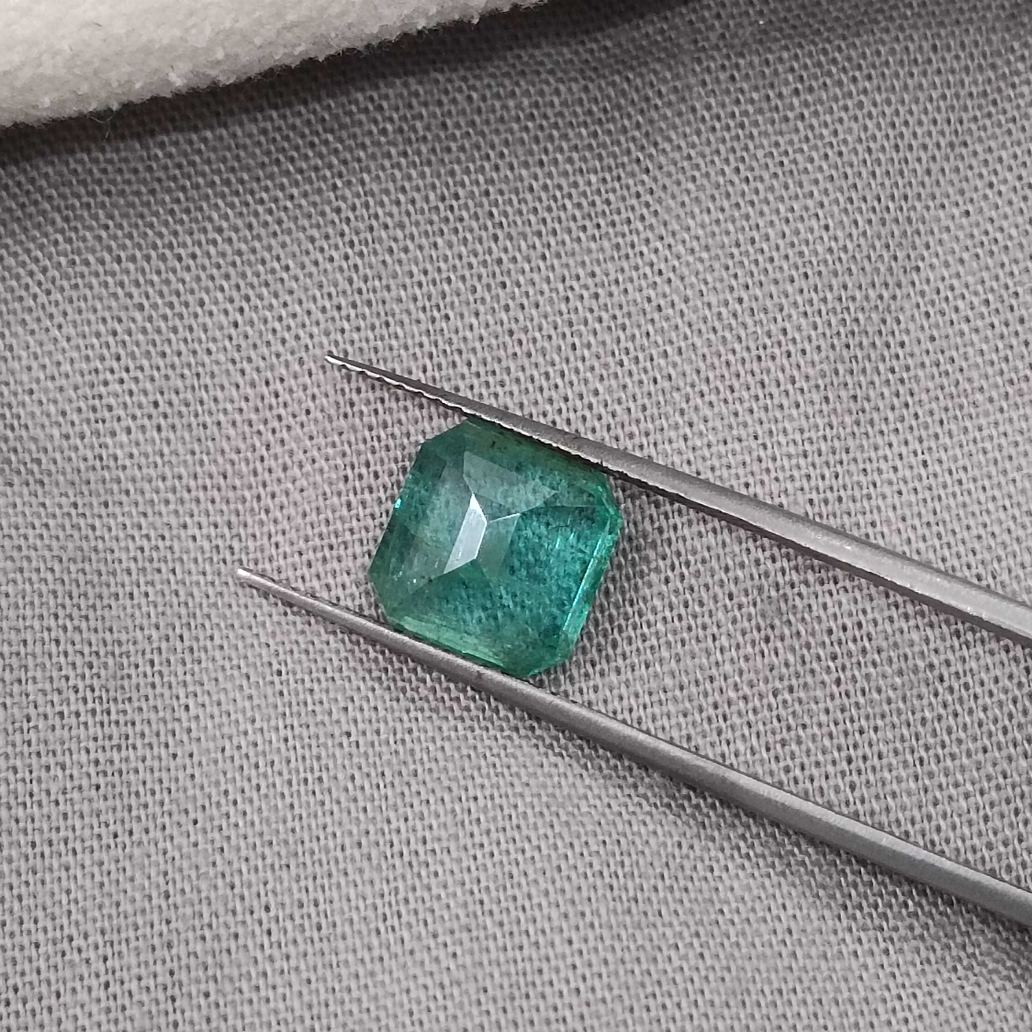 2.59cts certified medium forest green octagon cut emerald stone 