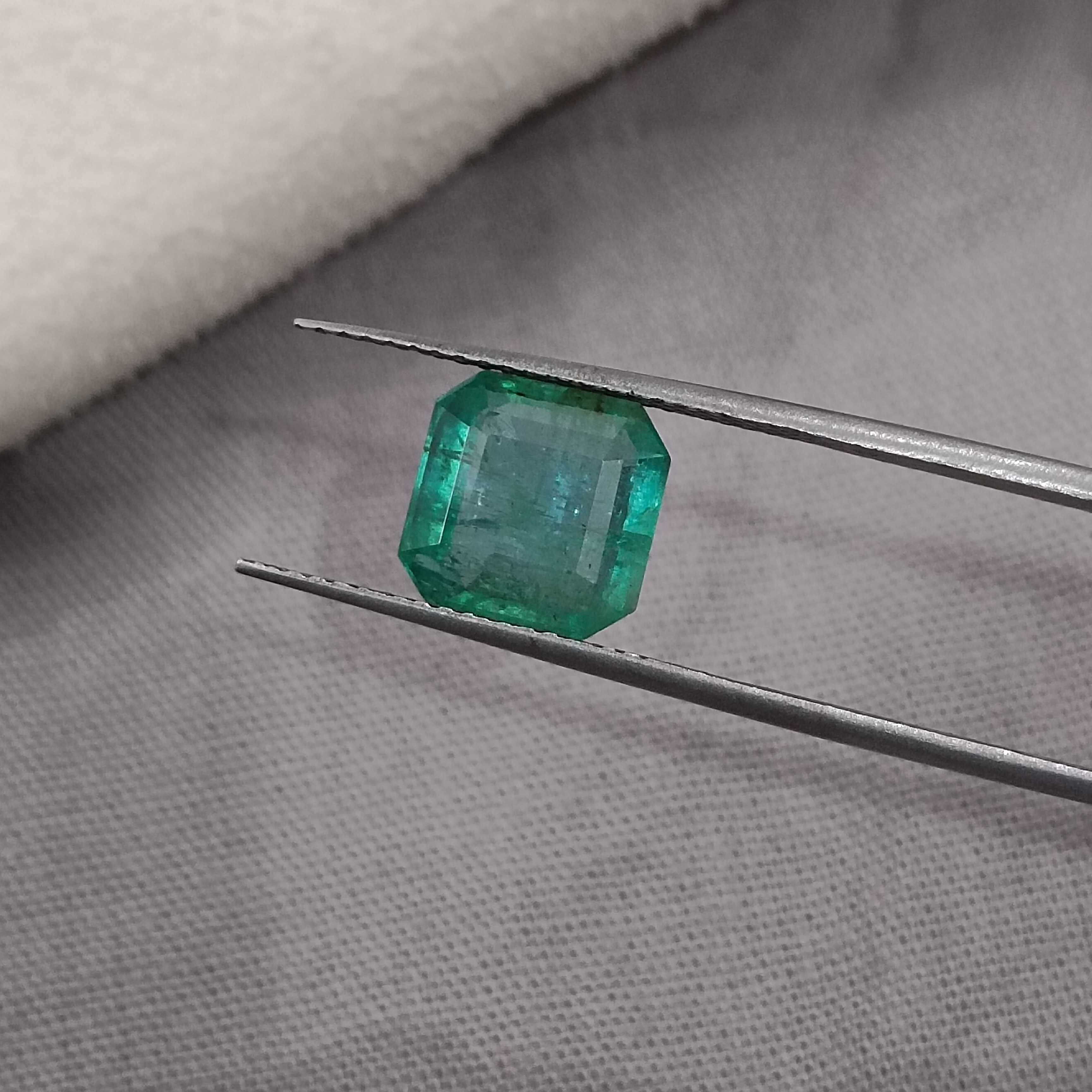 2.59cts certified medium forest green octagon cut emerald stone 