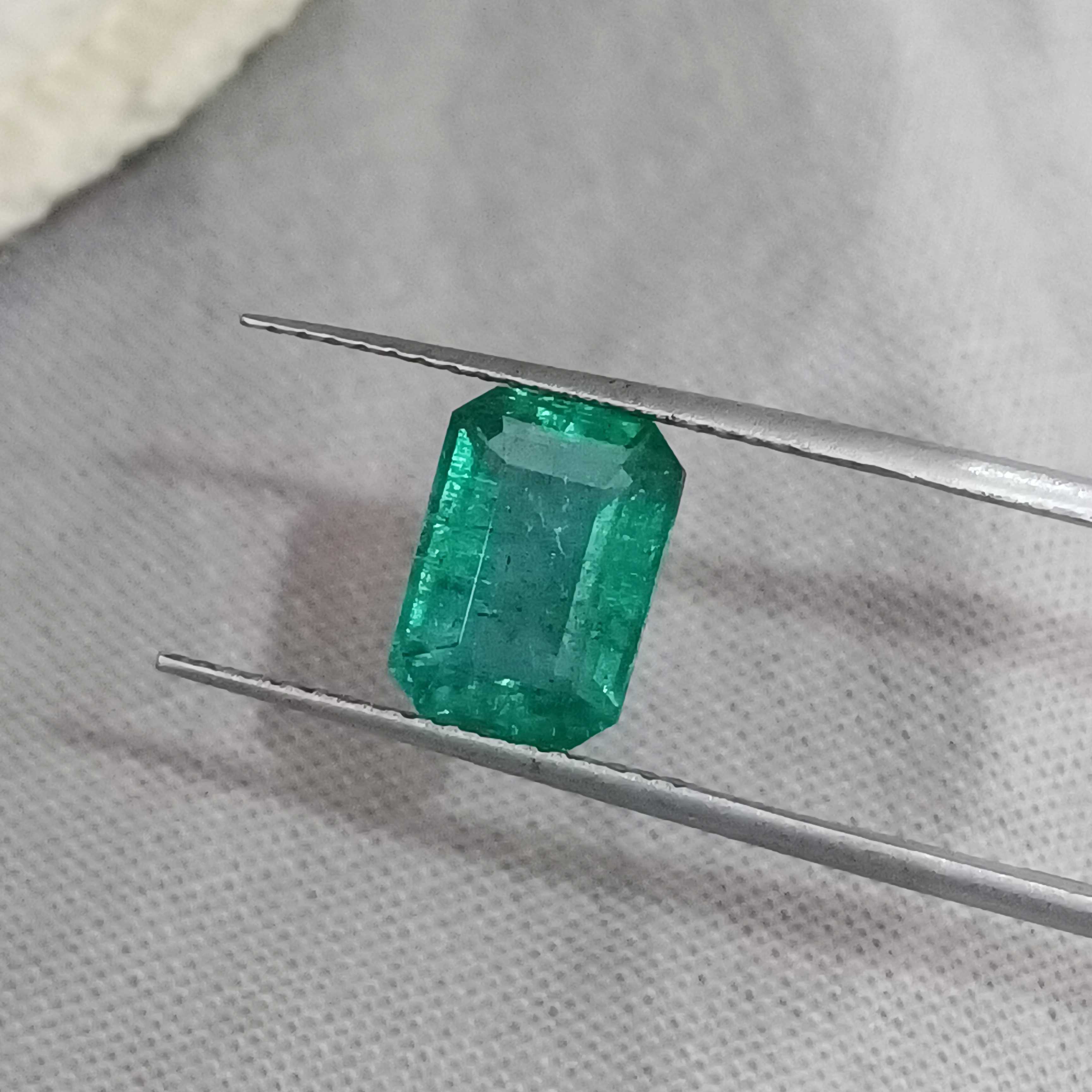 2.14cts GSI certified deep golden green octagon cut emerald gemstone 