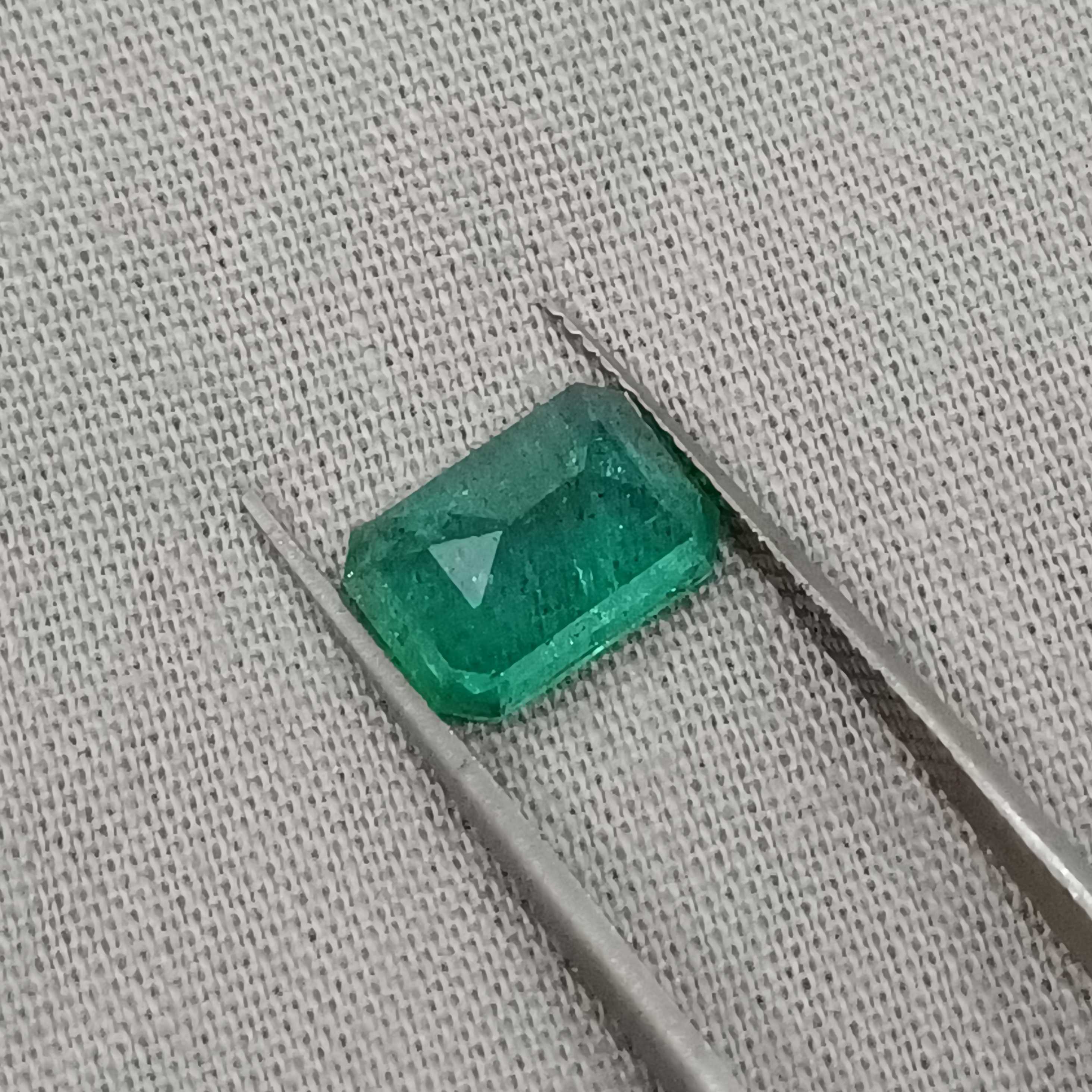 2.14cts GSI certified deep golden green octagon cut emerald gemstone 