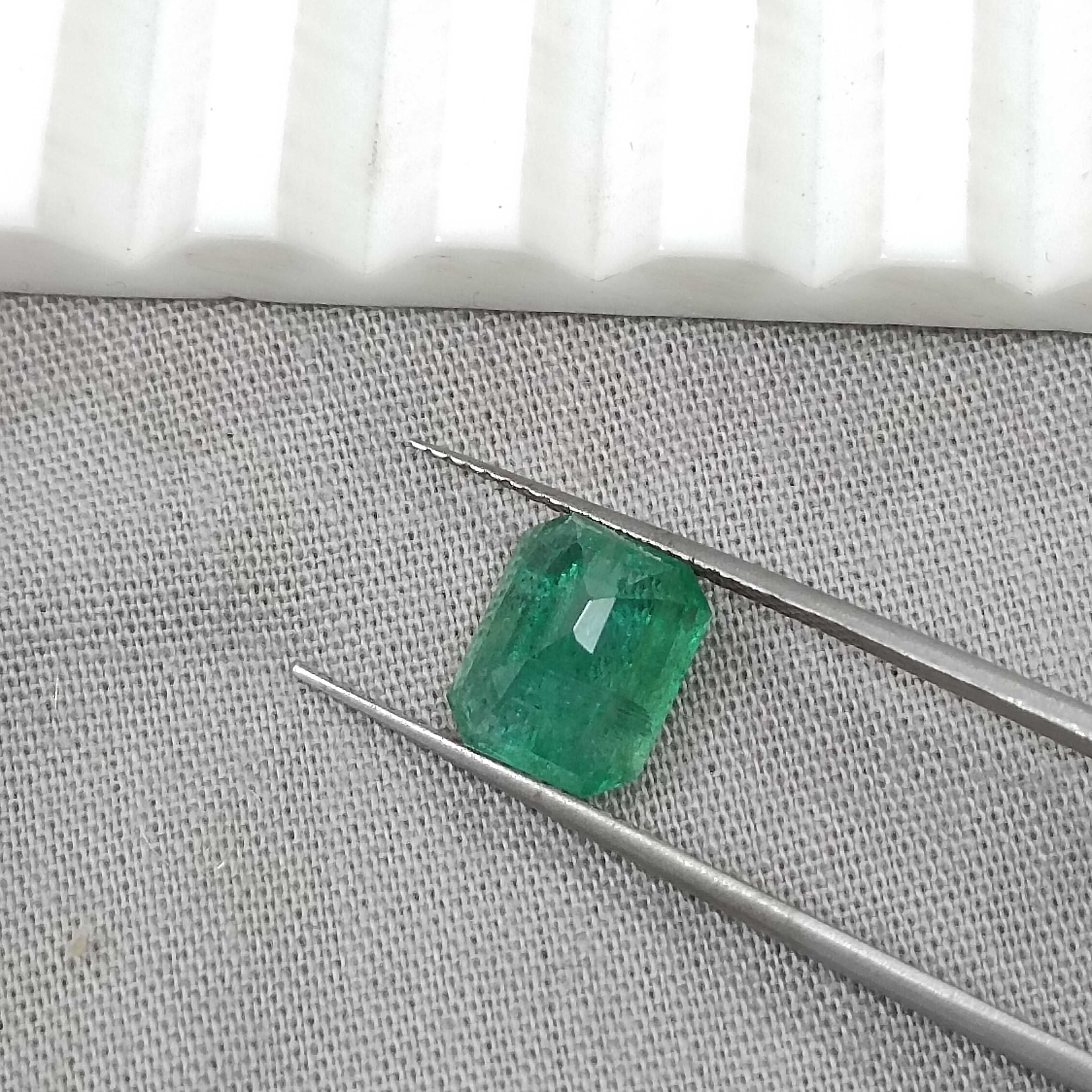 2.37cts GSI certified grass green octagon cut emerald gem 