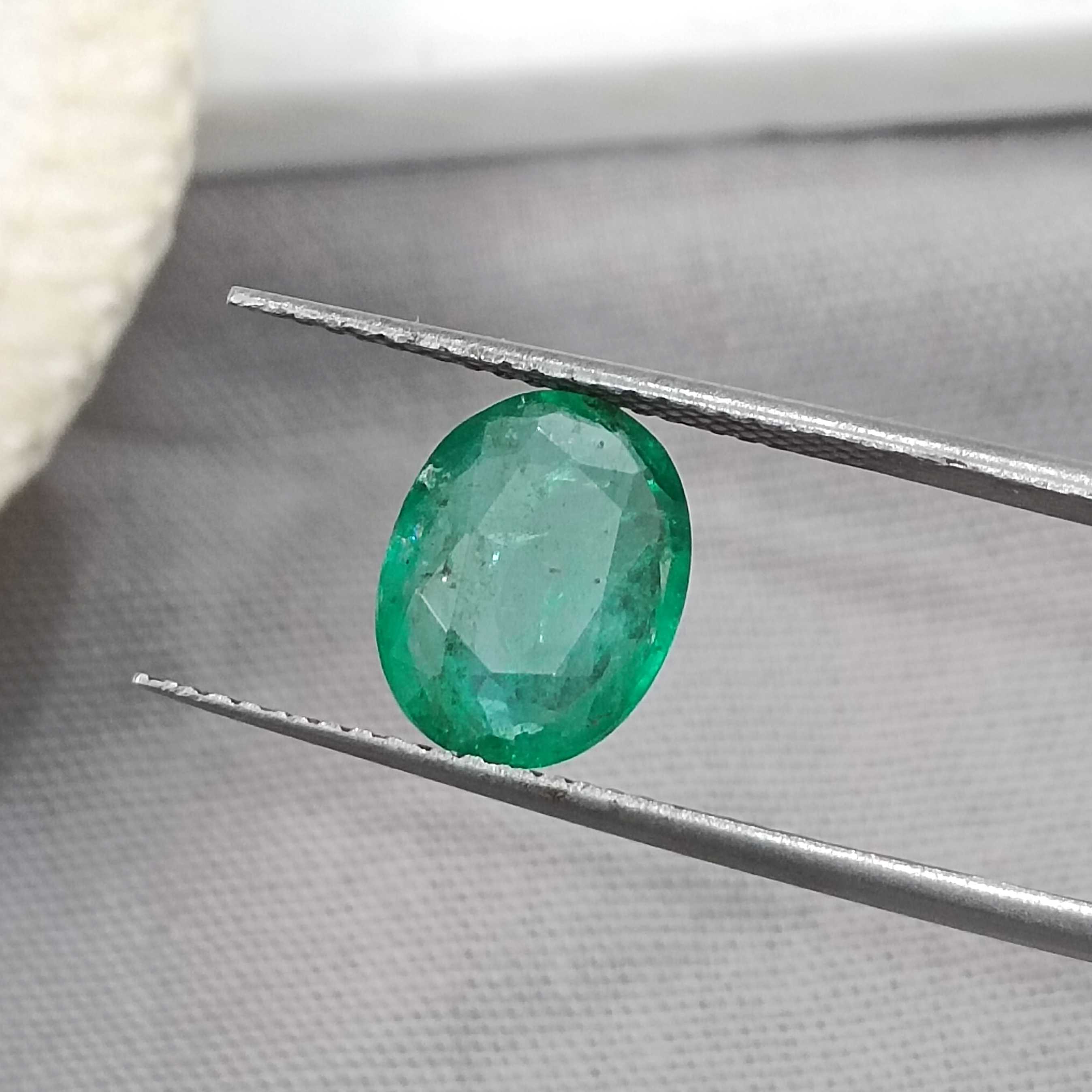 1.91cts certified medium golden green oval cut Swat emerald gemstone 