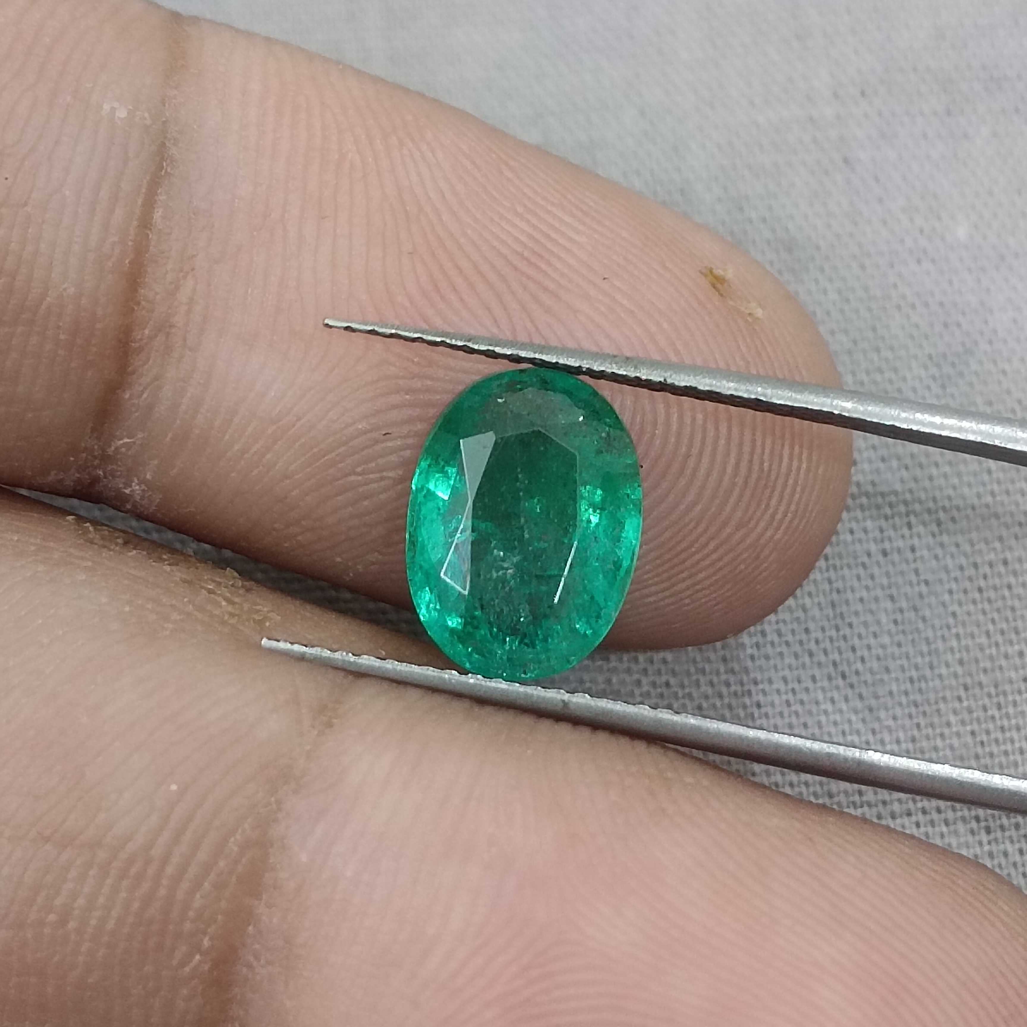 2.68cts GSI certified vivid golden green colour oval cut Zambian emerald