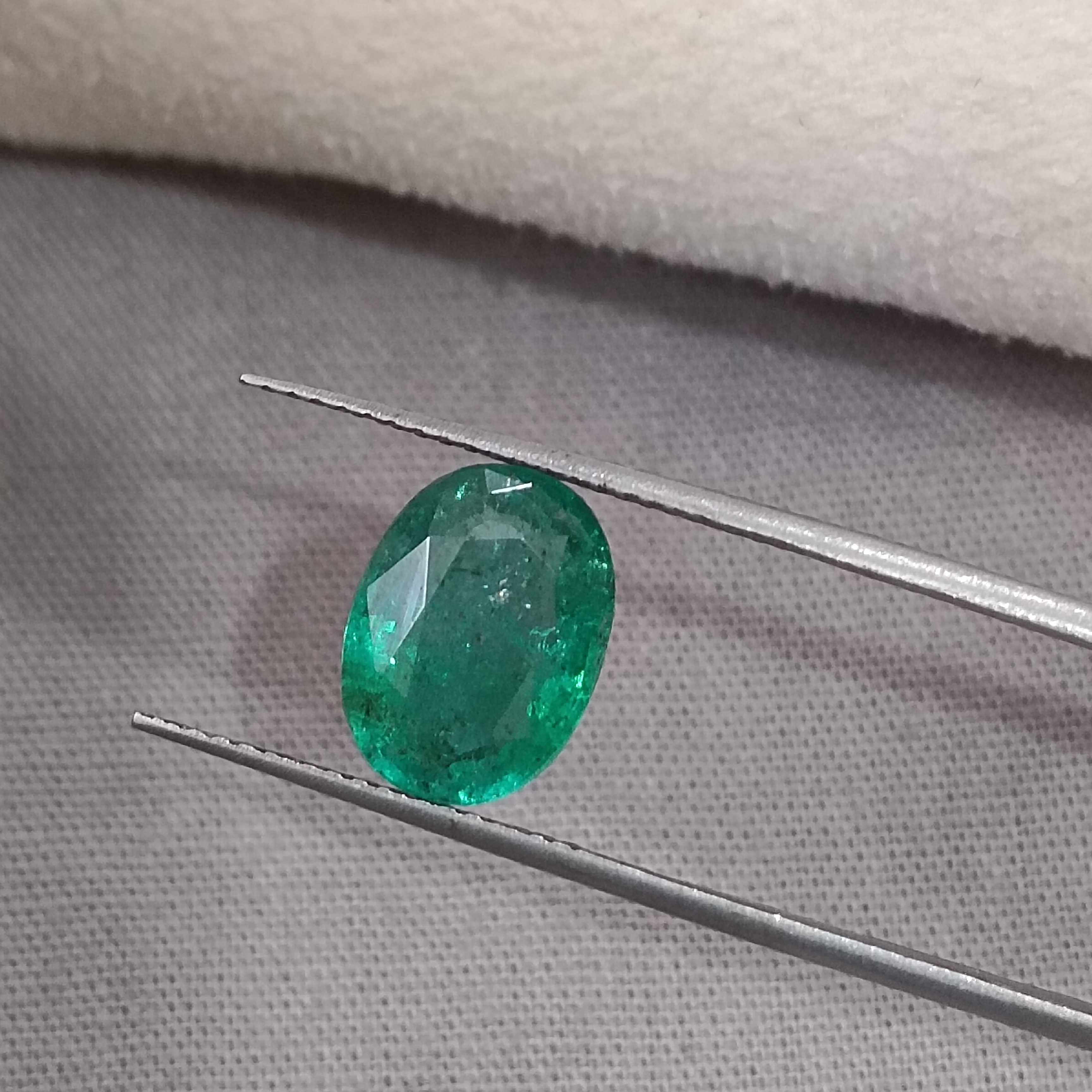 2.68cts GSI certified vivid golden green colour oval cut Zambian emerald