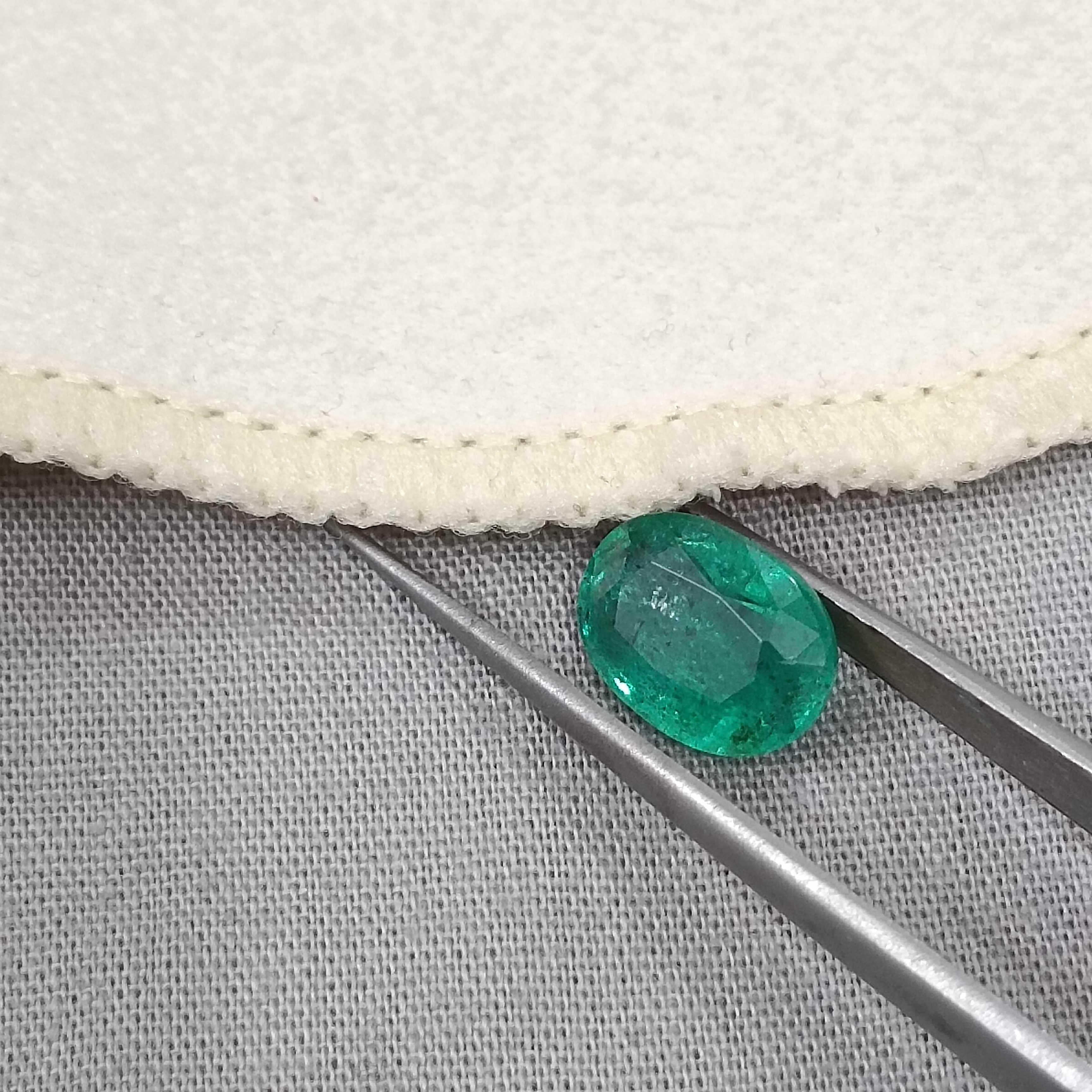 2.68cts GSI certified vivid golden green colour oval cut Zambian emerald