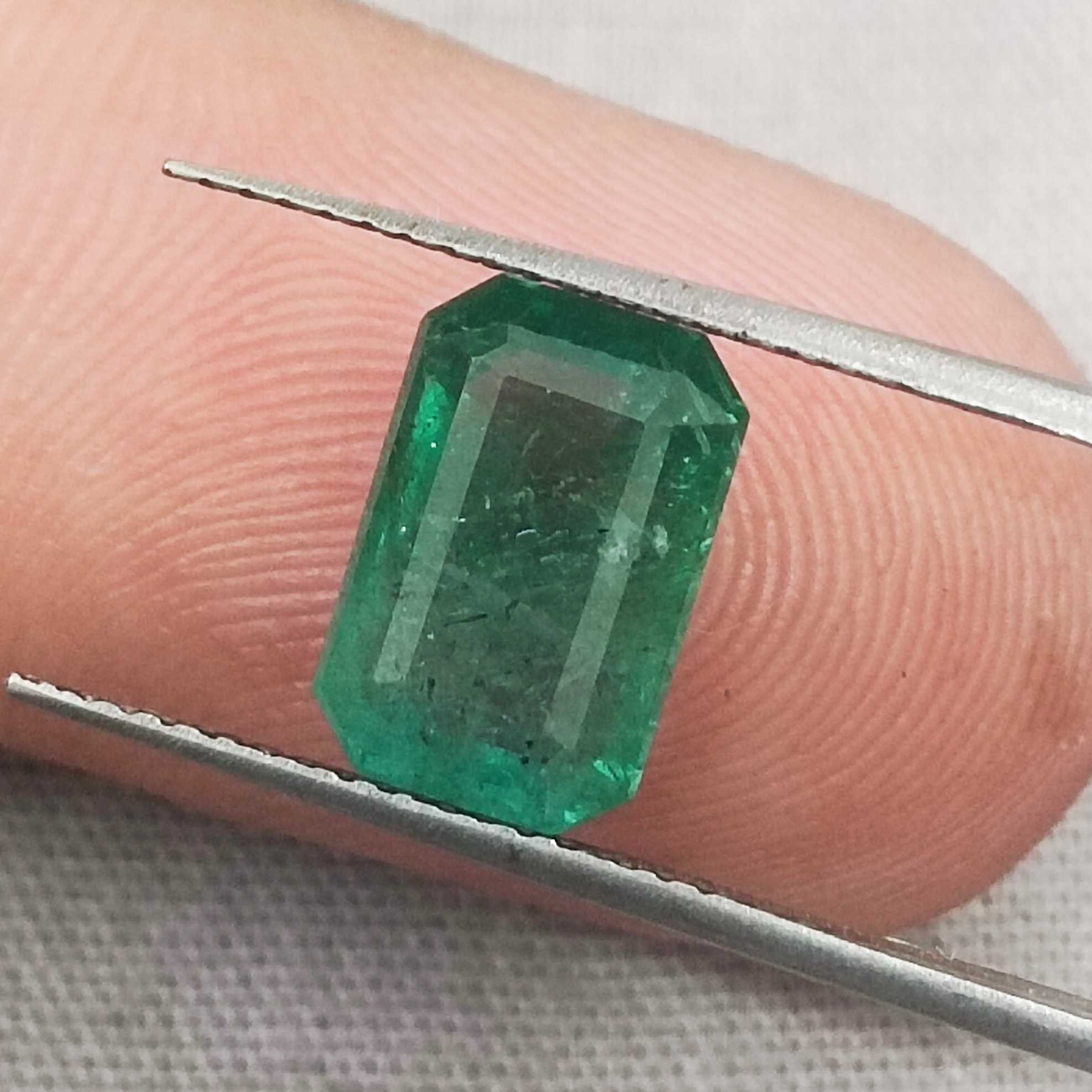 3.19ct GSI certy forest green colour octagon cut emerald gem